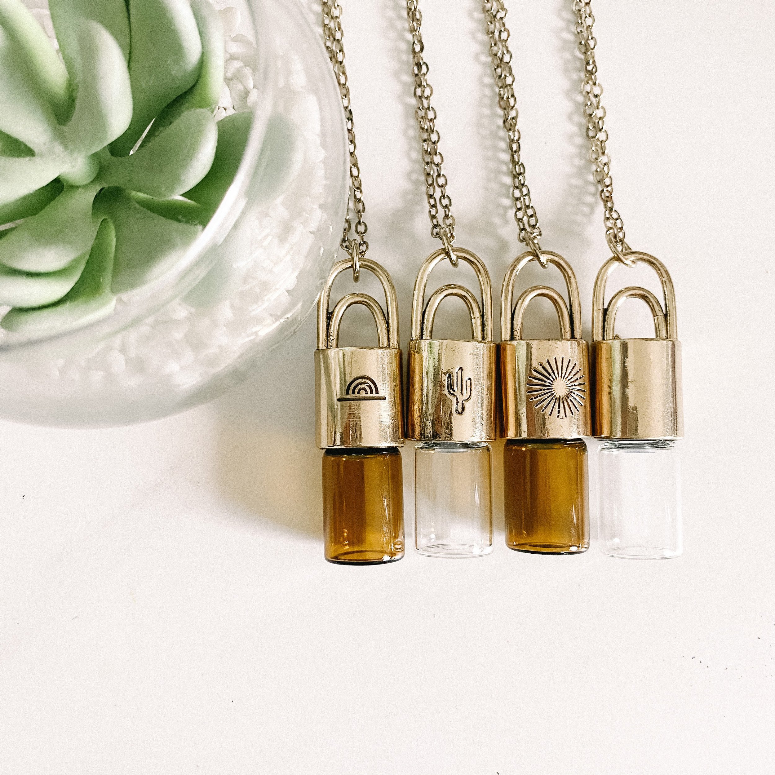 https://i.etsystatic.com/10493468/r/il/b2f9c2/3166183646/il_fullxfull.3166183646_jany.jpg