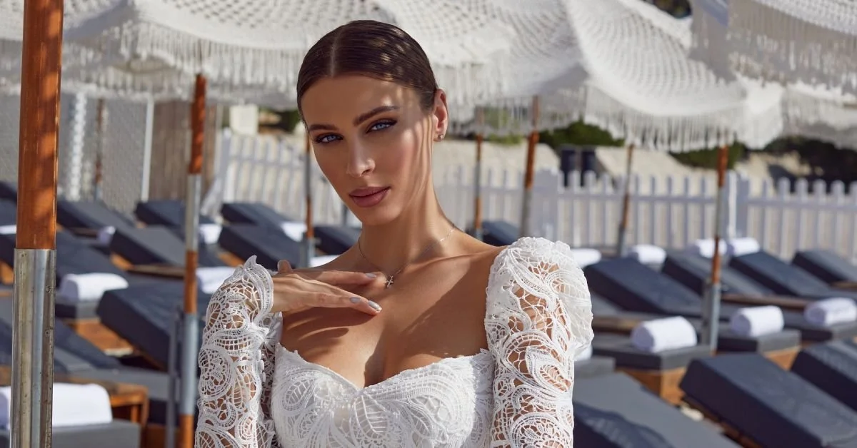 Sleeveless vs. Long-Sleeve Wedding Gowns: What To Consider