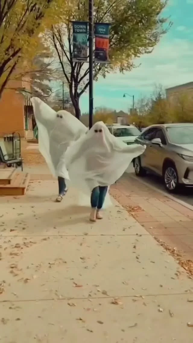 Just a couple of friendly ghosts haunting Main Street Market today.
Supporting local… even from the afterlife.
Happy Halloween from The Place to Be! 🎃
#happyhalloween🎃 #mainstreetmarketca