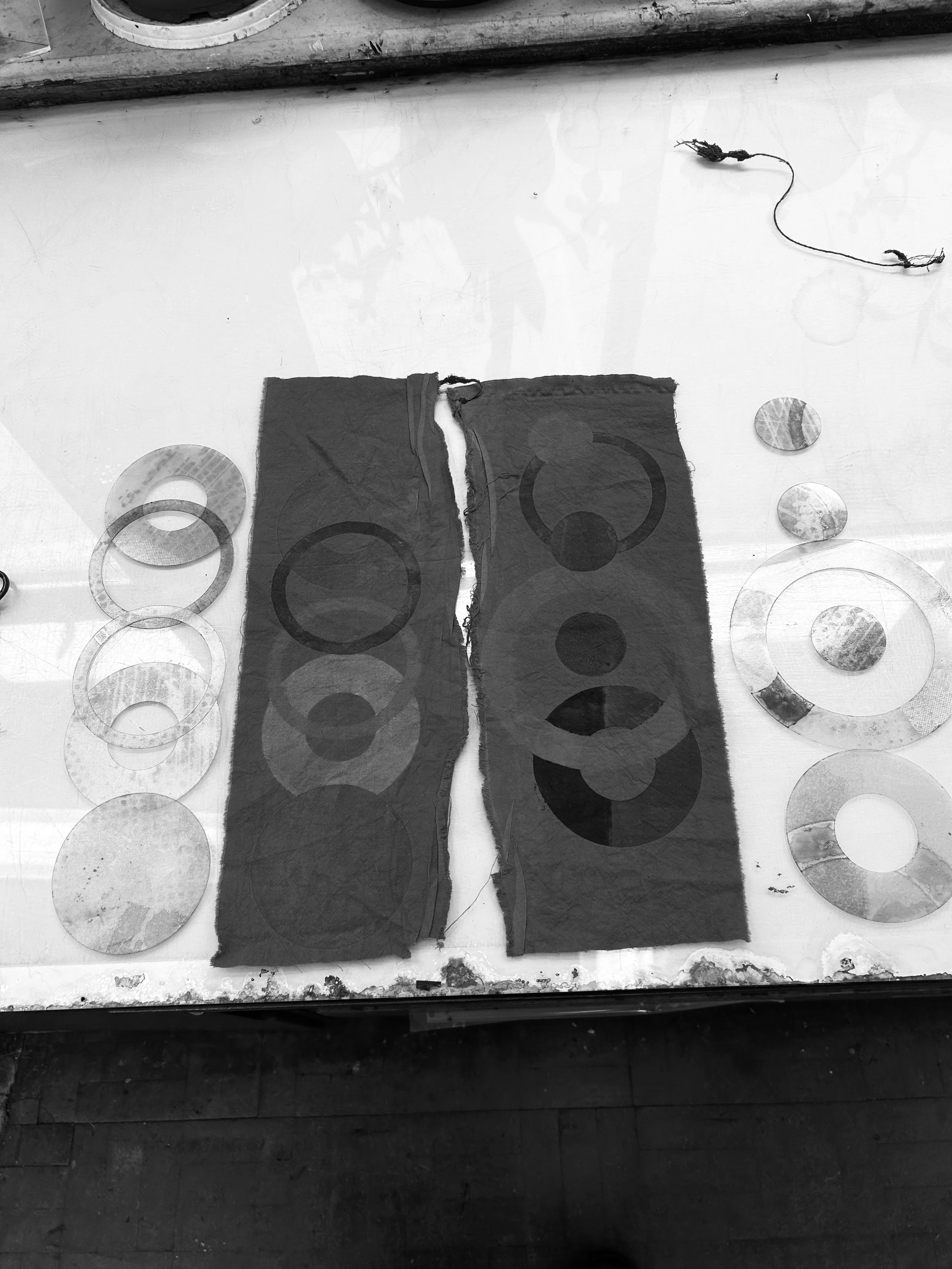 Design:
Desaturated.