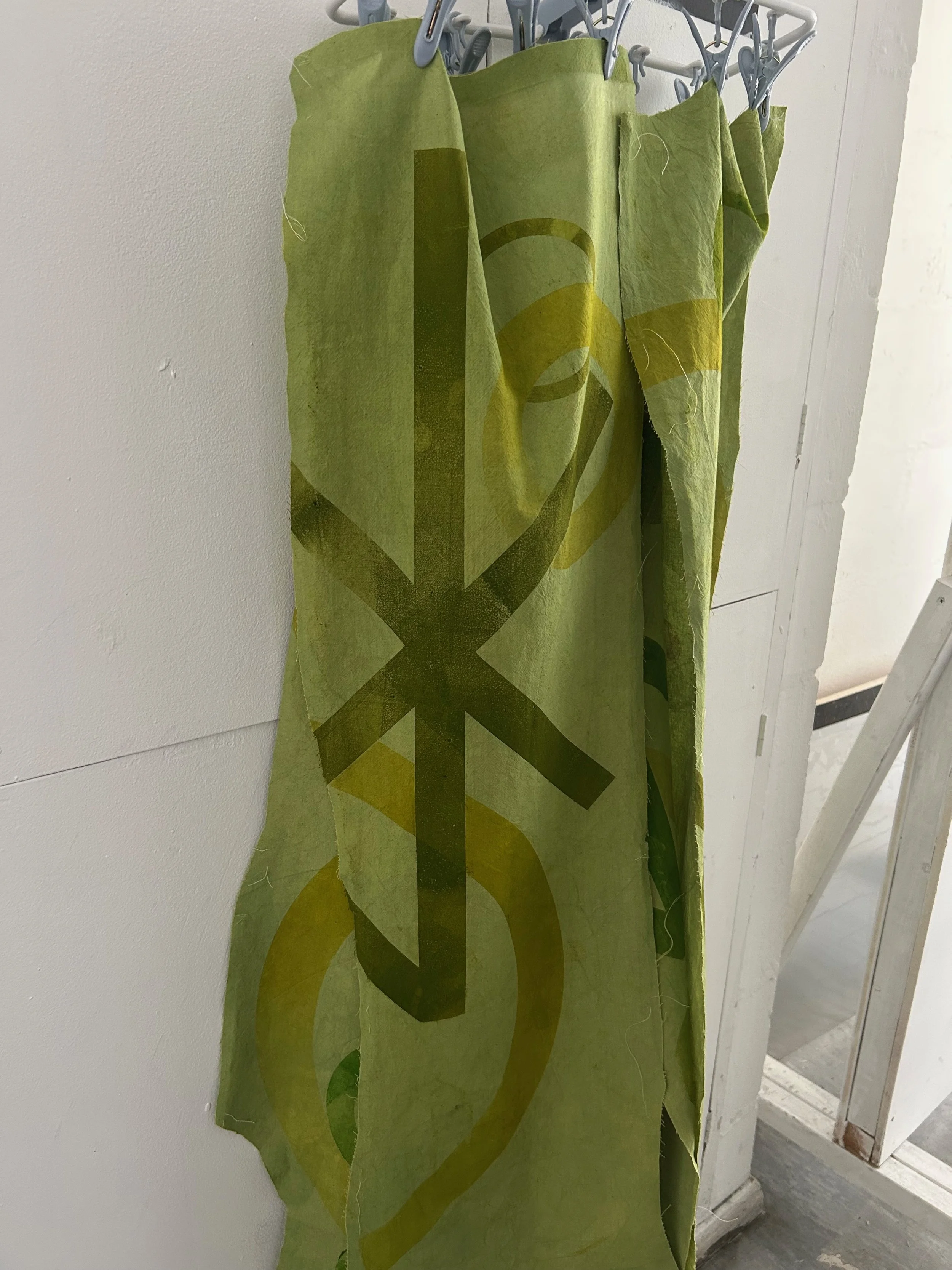 Design:
Fabric drying.