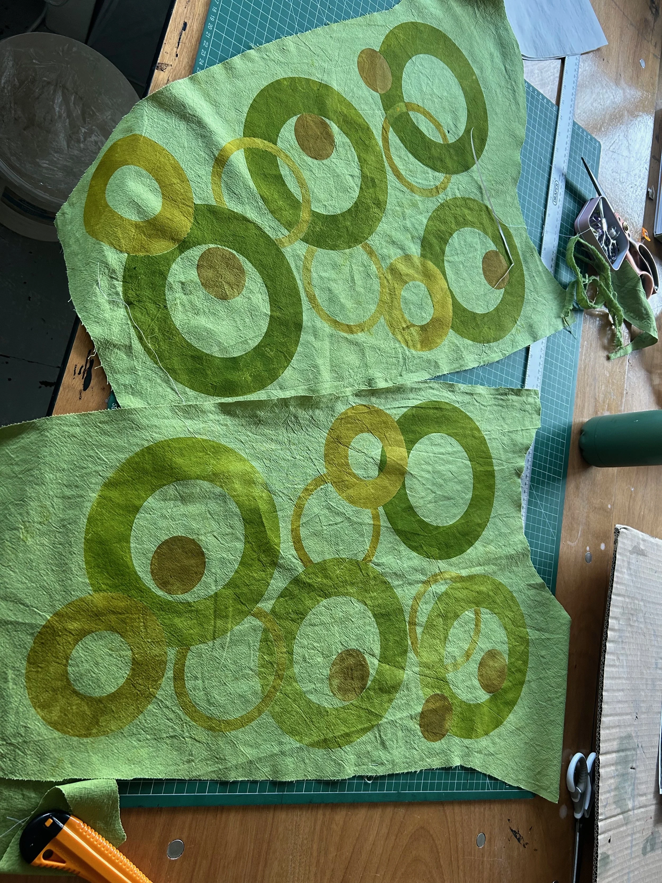 Design:
Sleeve Printing.