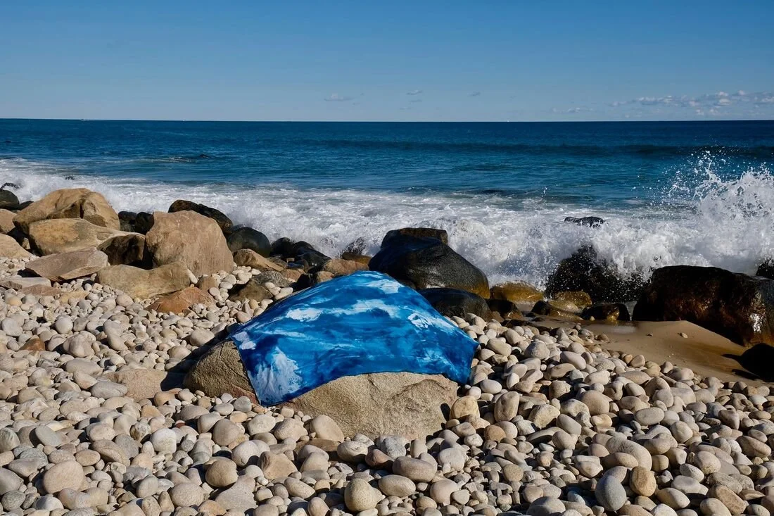 Christine Morro:
  THE EDGE OF THE SEA .