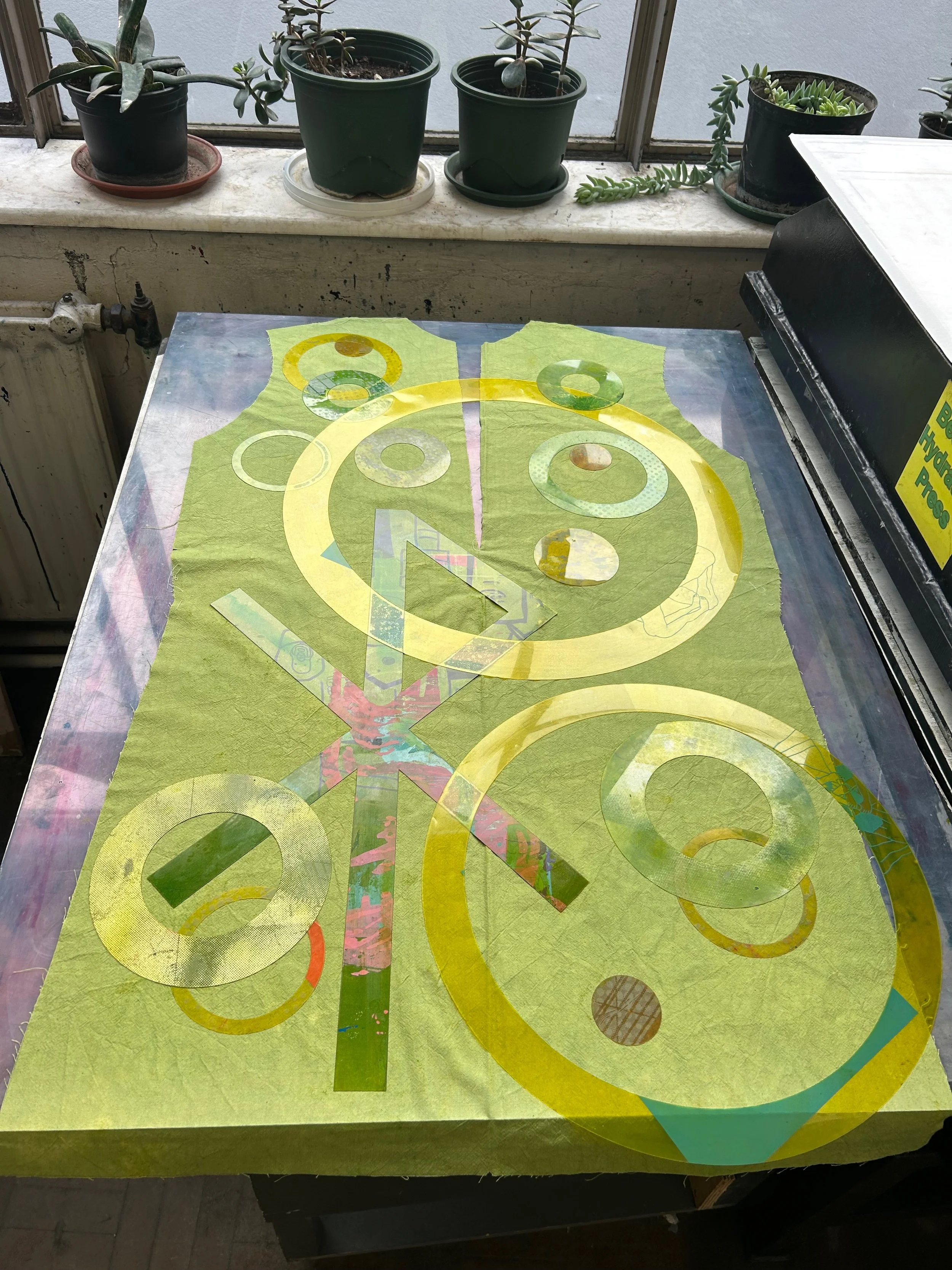 Design:
Tunic Printing.