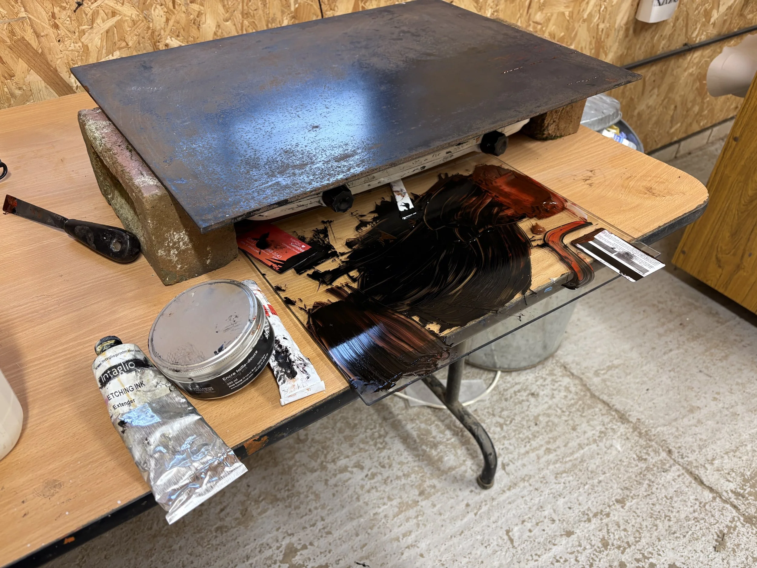 Studio
Hot plate