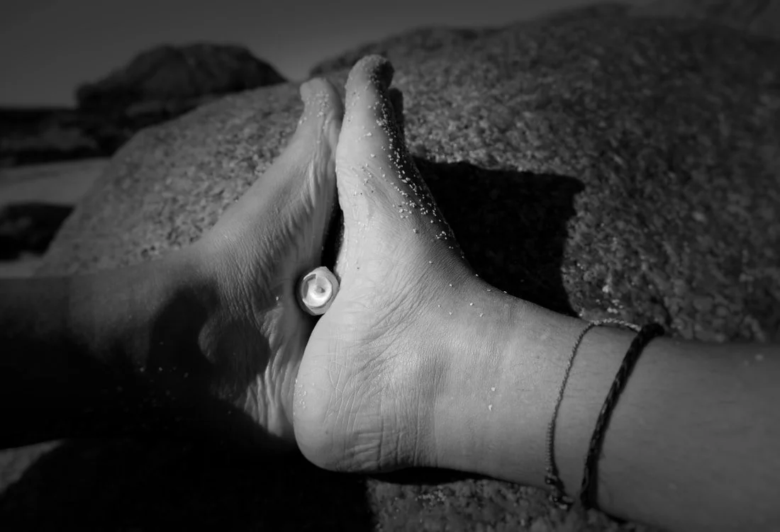 Christine Morro:
  EARTH MY BODY  Eilean Idhe ,
Iona (2024).