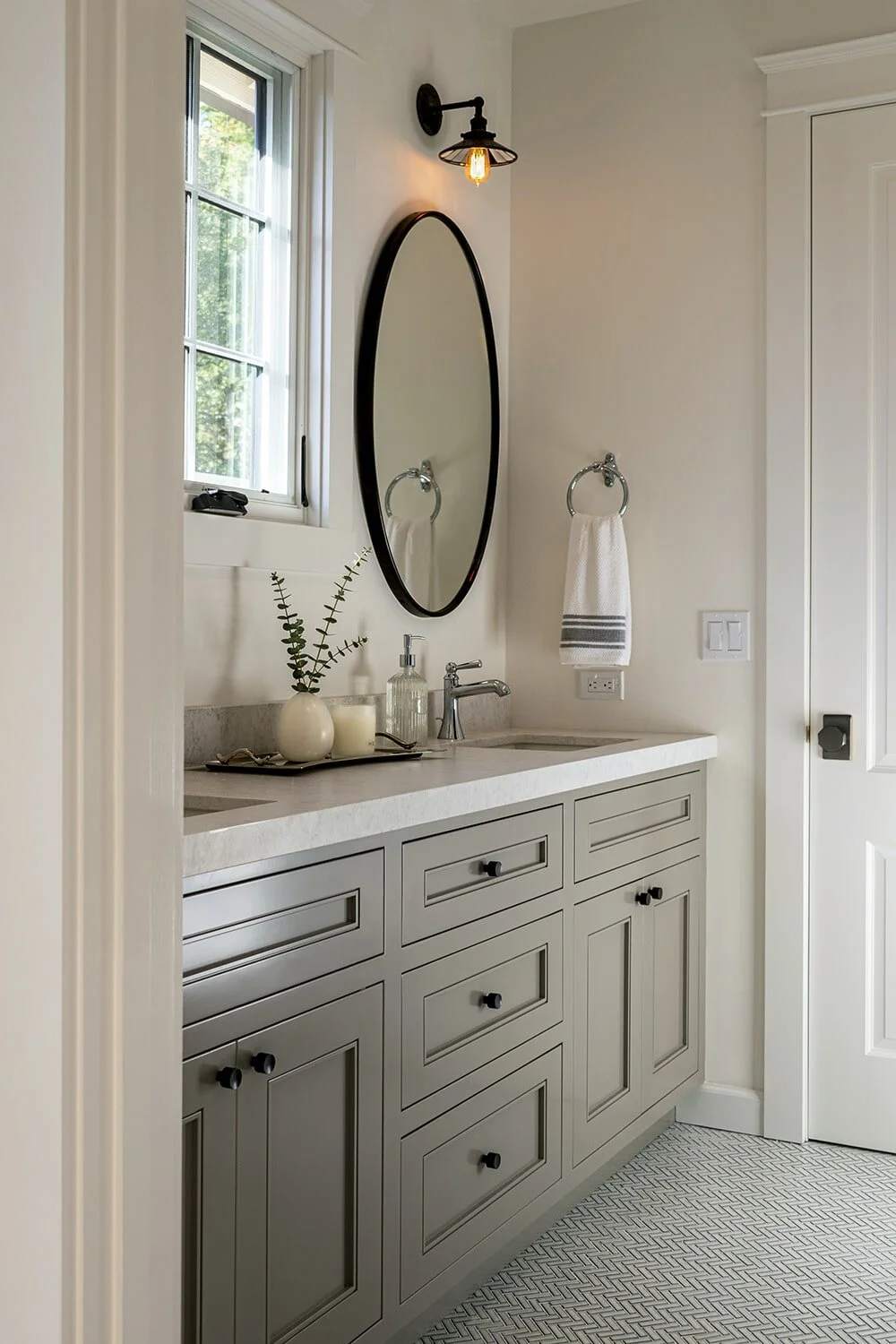14 Centeno Kids Bathroom No1 B -min.jpg