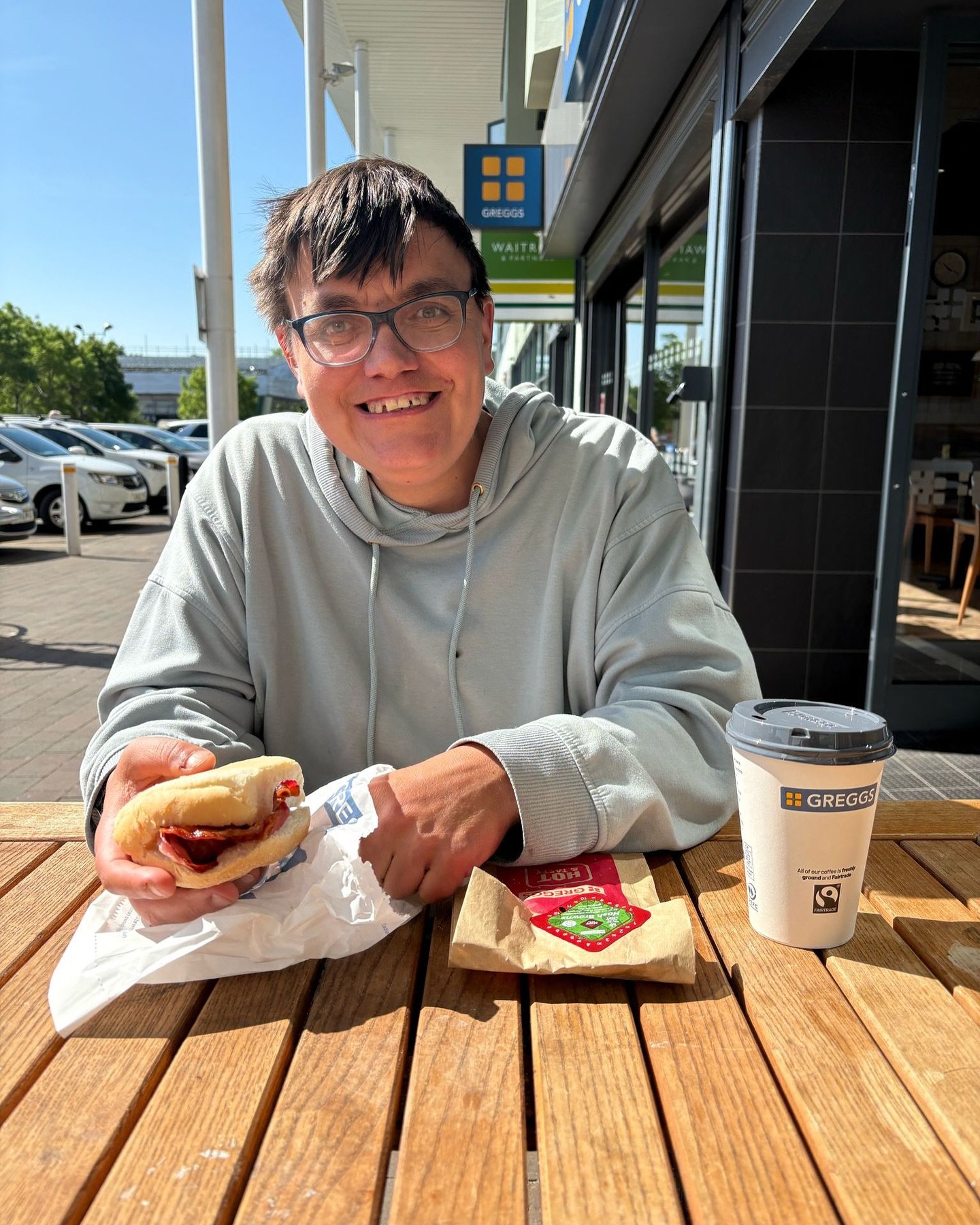 Breakfast in the sun ☀️ 🥓😎