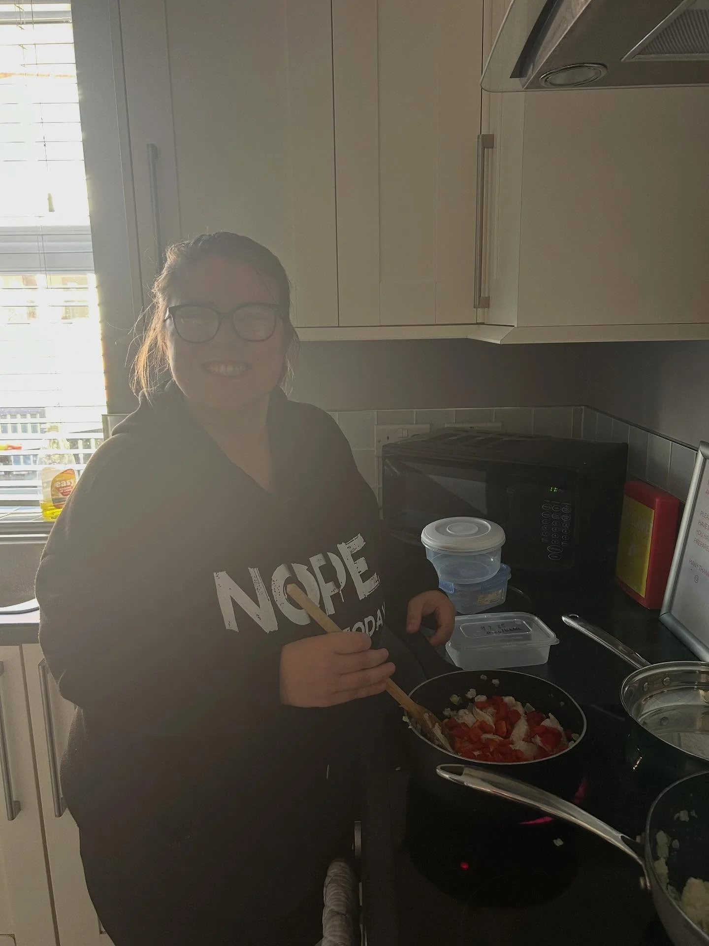 Big smiles today from Tash. Chicken korma and sweet and sour stir fry was on the batch cooking menu today😋👌💃