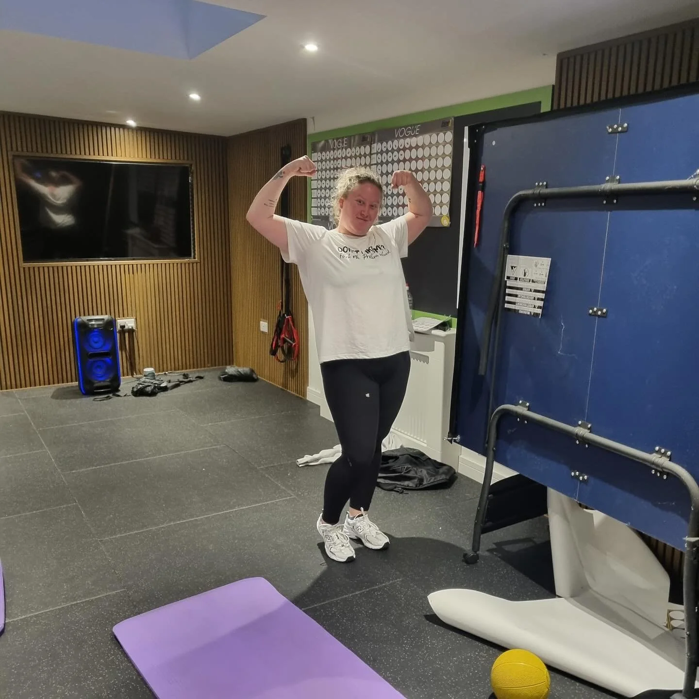 Well done girls#gym power#good night to exercise 😇😎🏋️