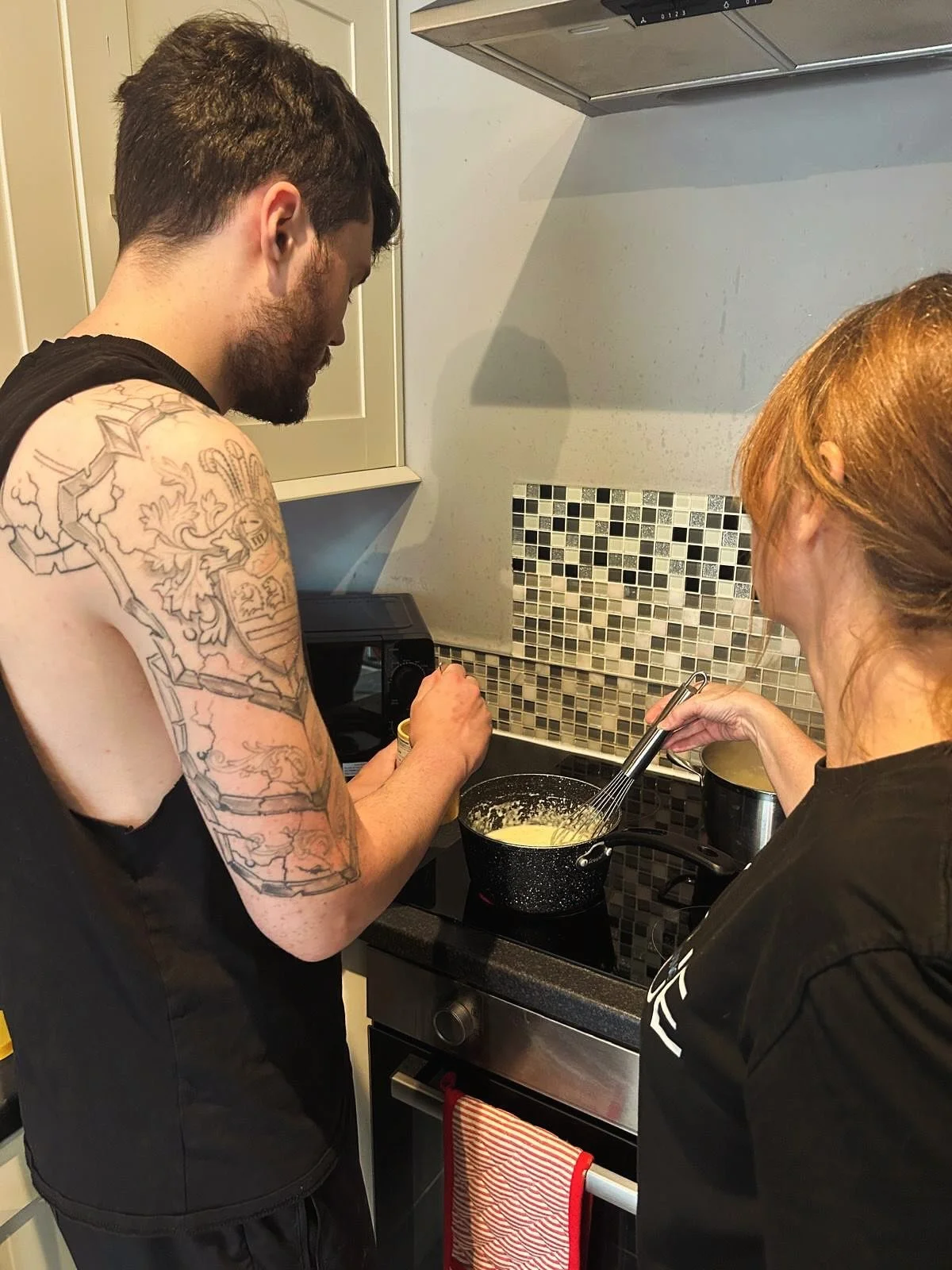 #Mac&cheesemastersinaction#voguelove#learningnewrecepies🧑‍🍳🍚🥘⏲️