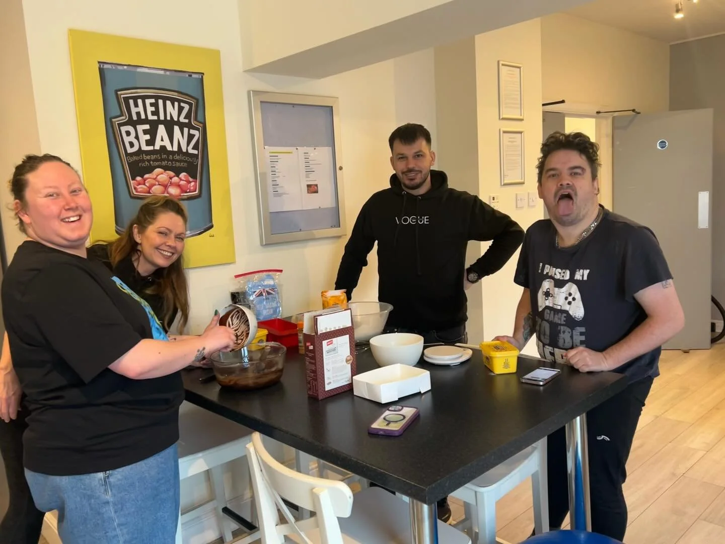 Our Kingsley bakers are incredible, a bonding experience for everyone👩&zwj;🍳👨&zwj;🍳🍰 #baking #teamwork #yummy