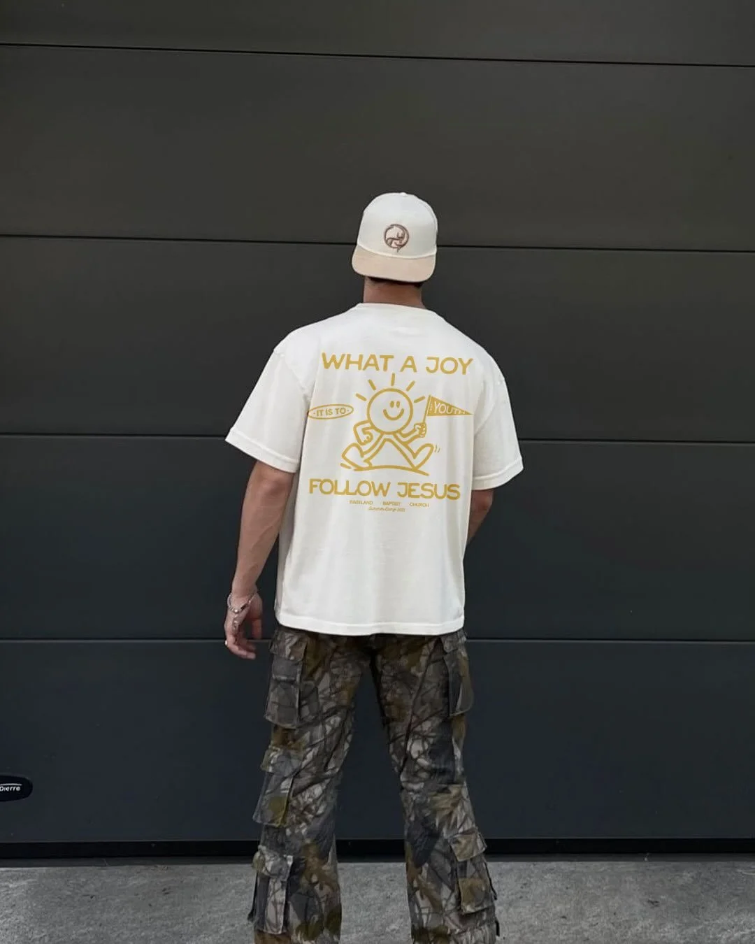 what a joy it is to follow Jesus !!! ☀️

loved creating this merch for @eastlandbaptist

#church #graphics #genz #merch #creative #clothingdesign #graphics