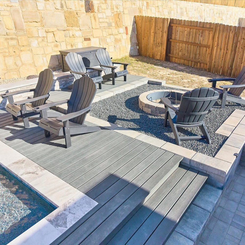 Evening pool view with lighting — Sok residence New Braunfels