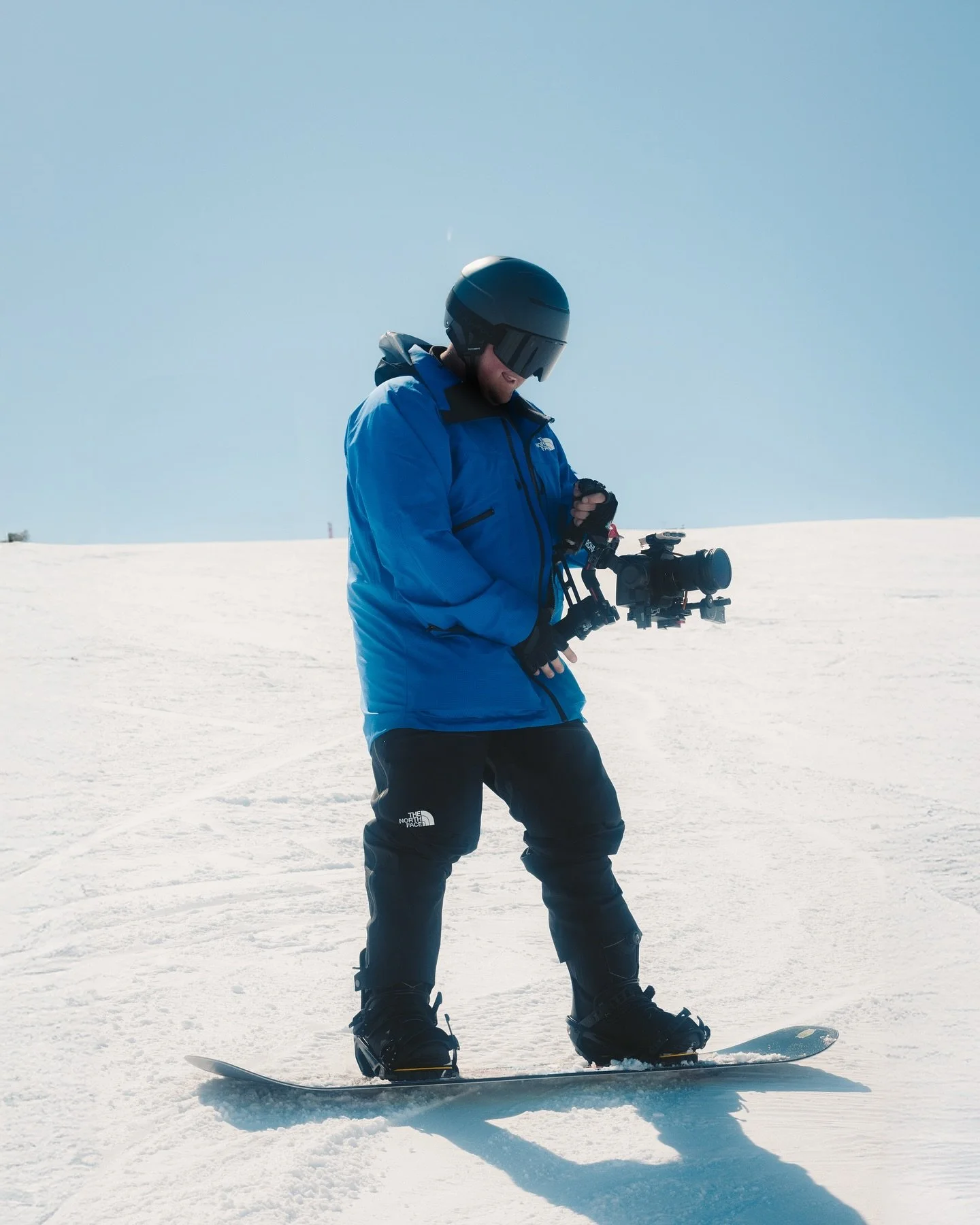 Super excited to be back shooting at @tomorrowlandwinter this year for @thenorthface ❄️🏔️🎥

Huge love to @share_creative_ for having me back on board as DOP for this one 🫶🏻 (See what I did there 😌🏂)

📸 - @jordan_manoukian 🙏🏻

#tomorrowlandwi