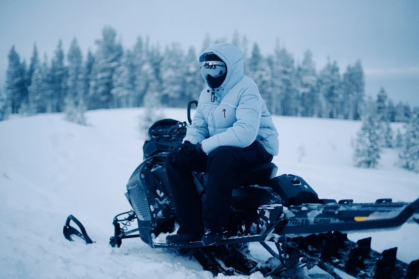 Trapstar Winter Drop - Ivalo, Finland 🏔️🇫🇮

What an absolutely mental shoot!! 🫣 Given only 24 hours notice, I was asked to fly out to Finland to shoot on Christmas Eve for @trapstarlondon&rsquo;s new winter range and still managed to make it back