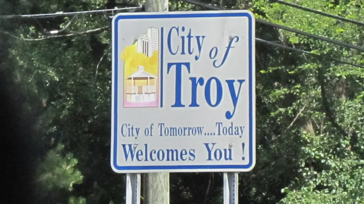 Junk removal and dumpster rental services in Troy MI