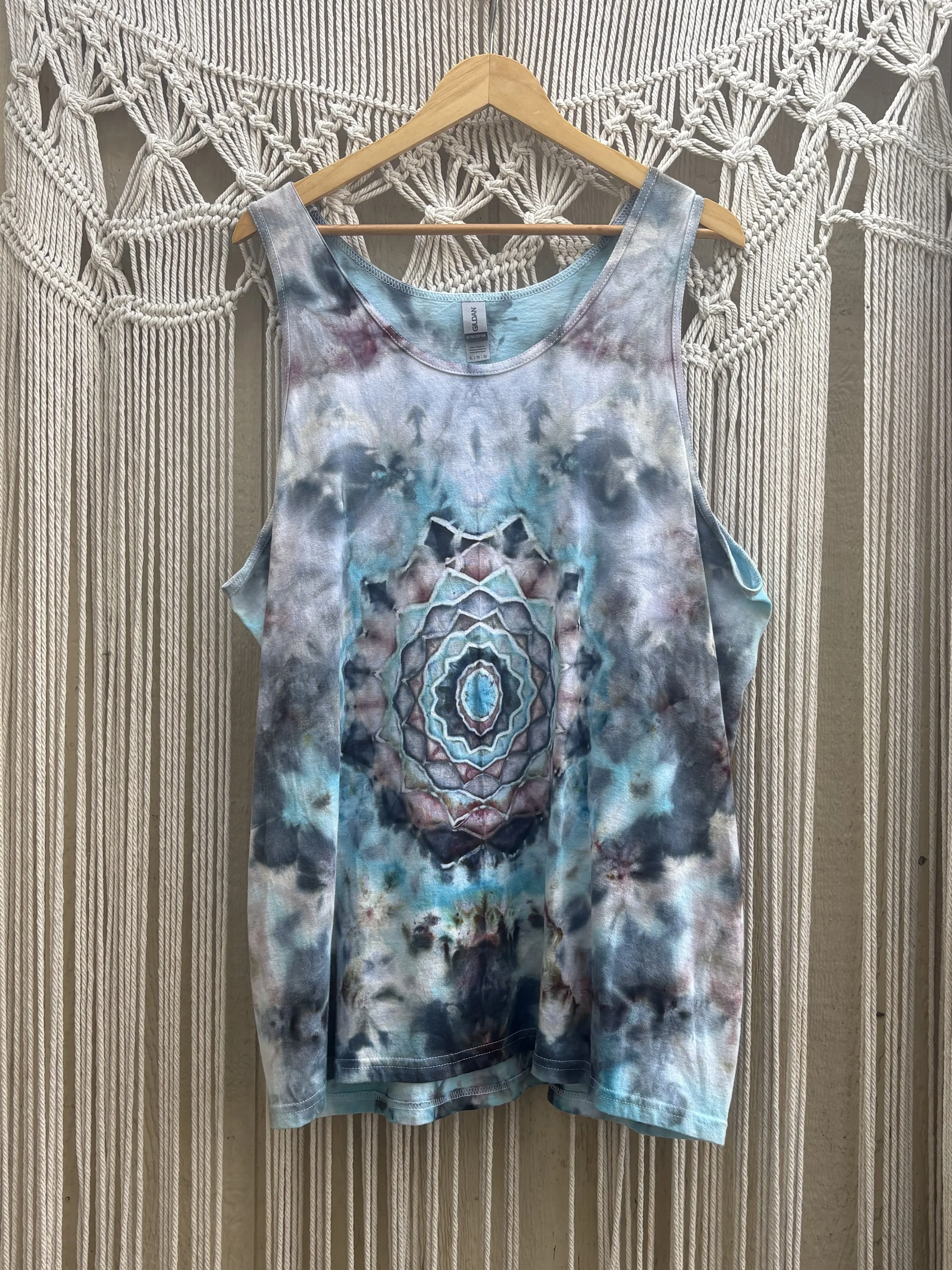 Neptune Mandala Tank 001 (XL)