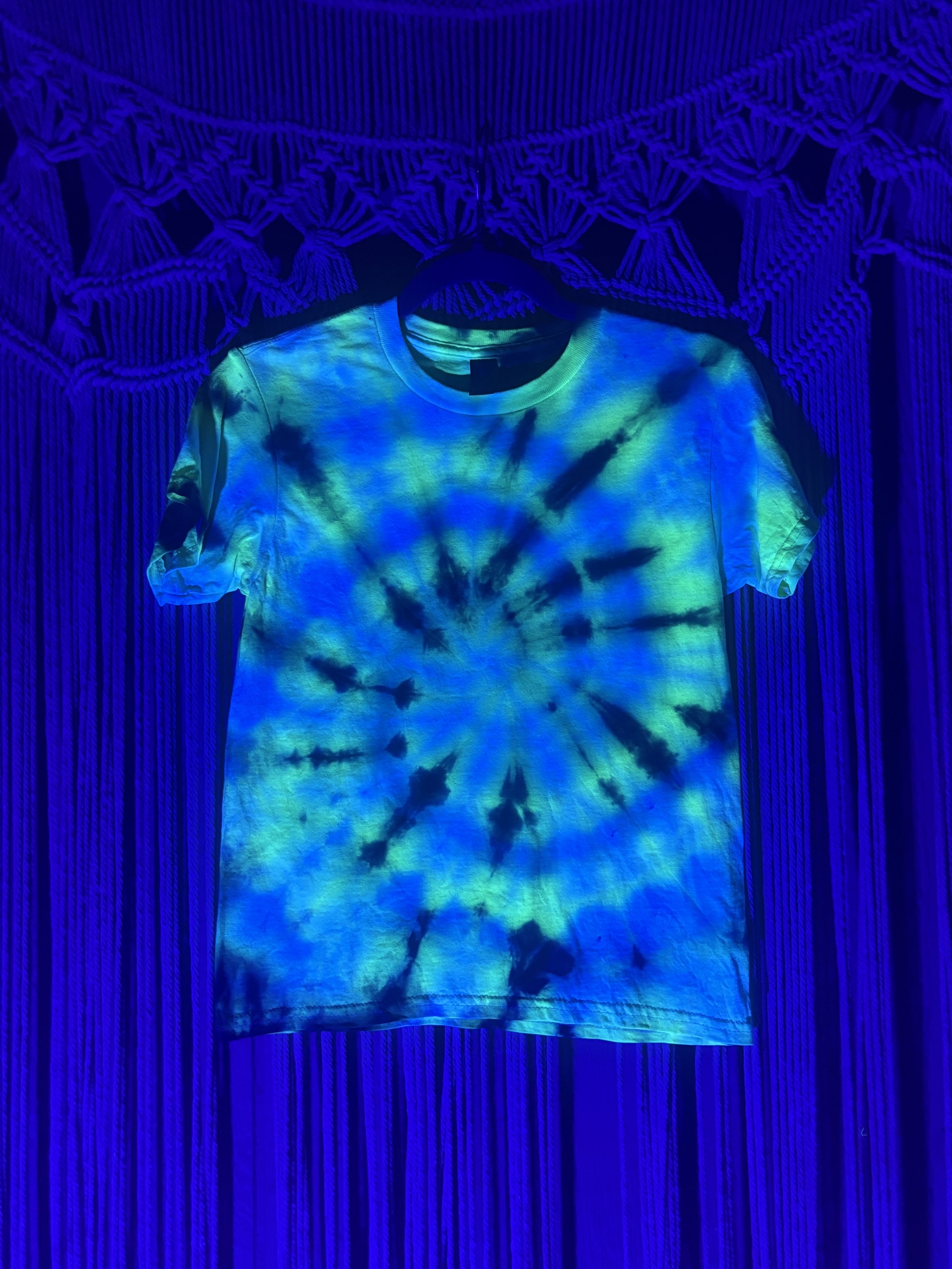 Earthly Spiral Youth T-Shirt 001 (UV-REACTIVE) (YOUTH SMALL)