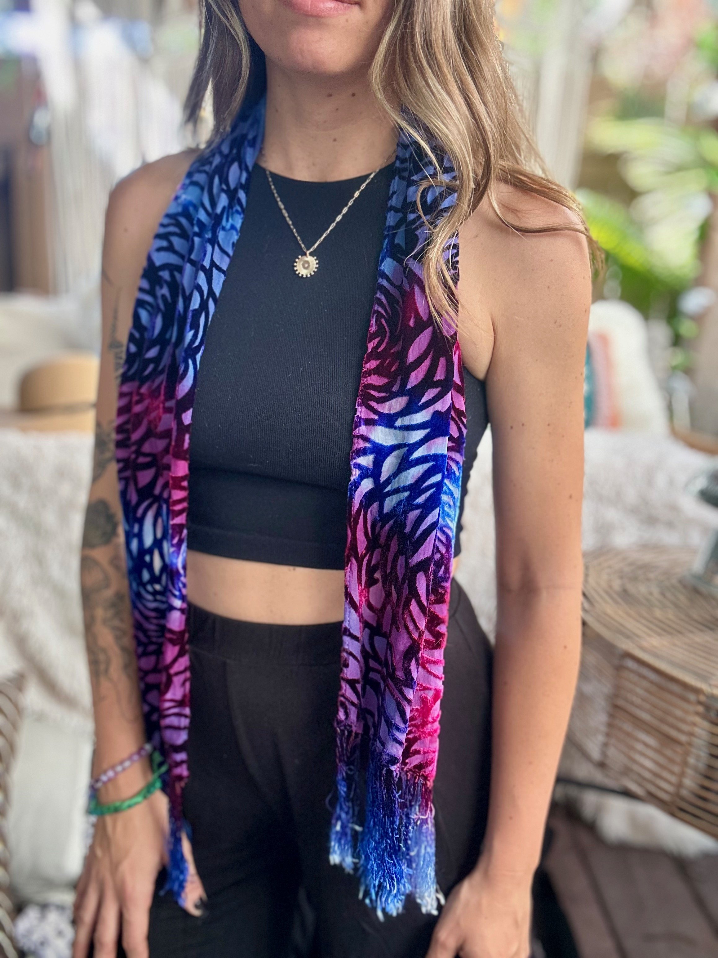 Silky velvet scarf - Berry Peony (OS)