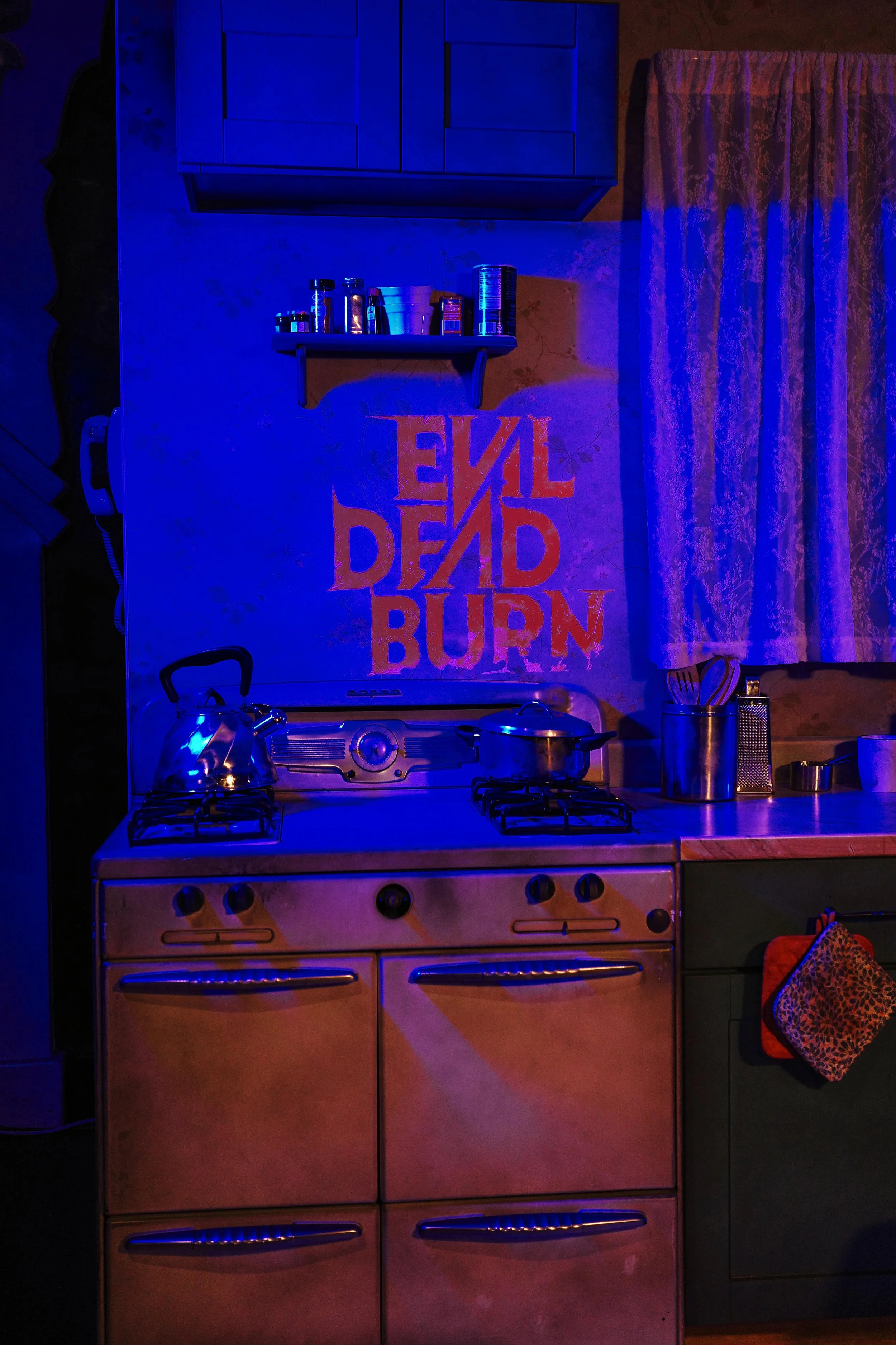 Evil Dead Burn_Premiere40.jpg