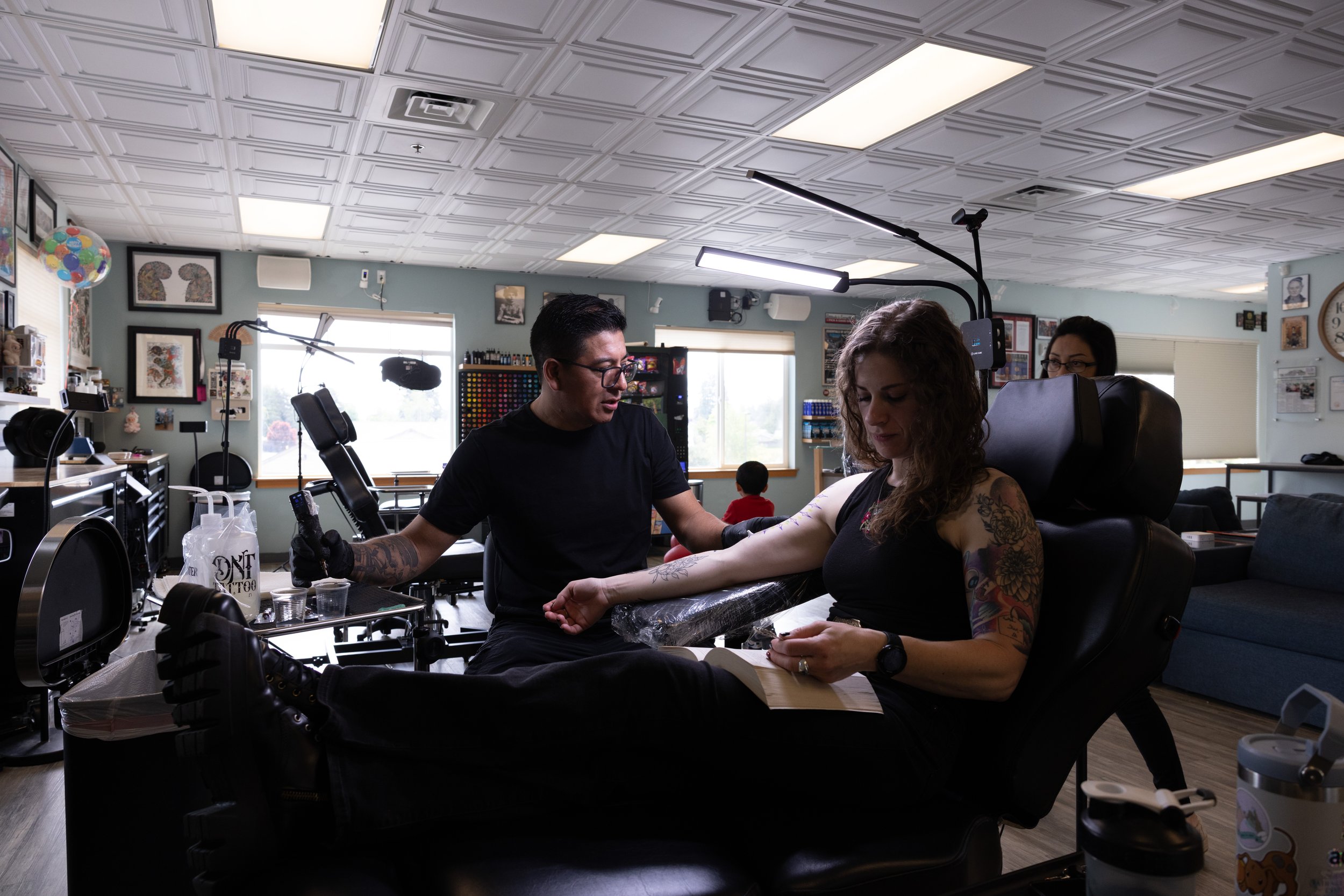 DANCING_NEEDLE_TATTOO_01.jpg