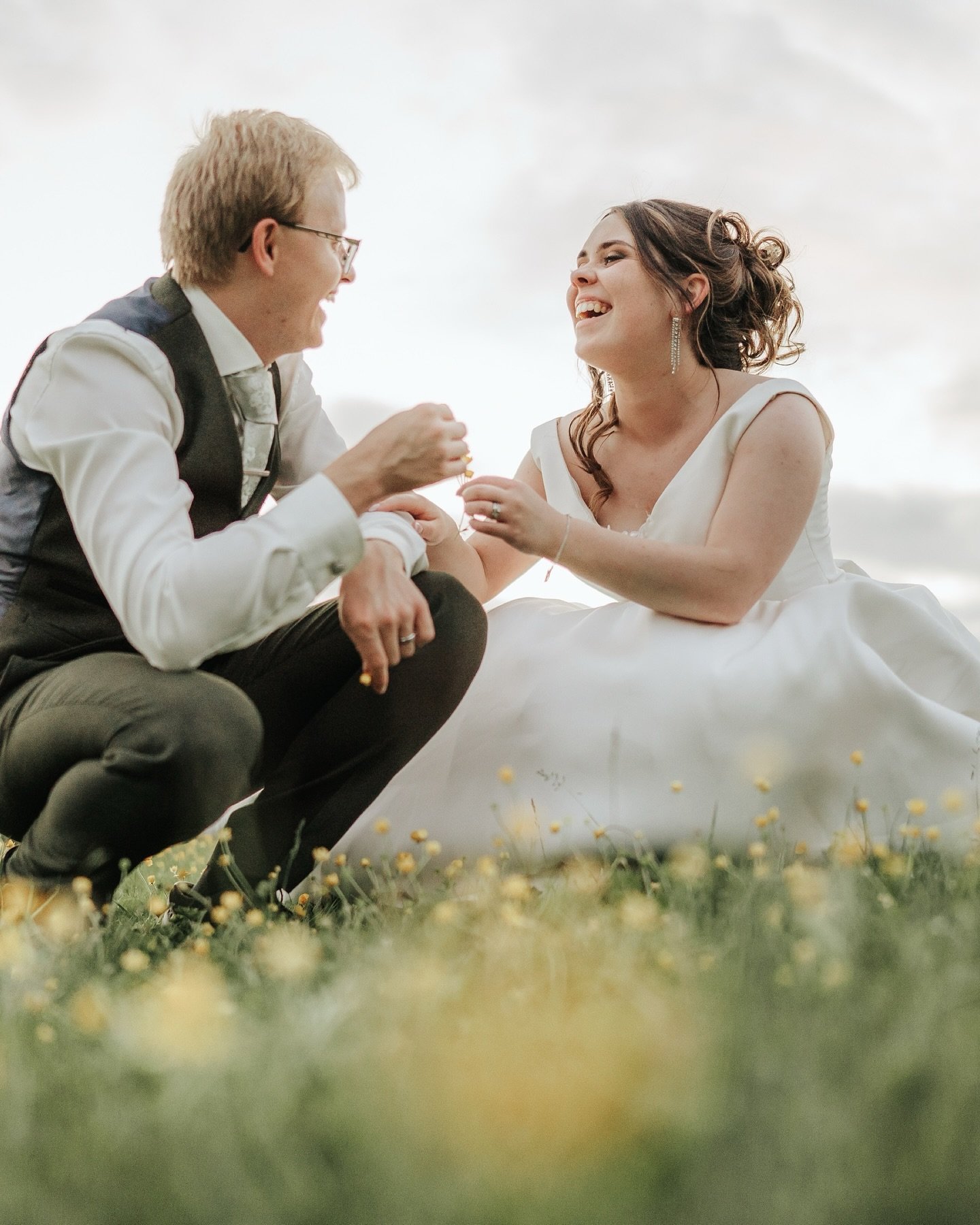 R&amp;R perfect wedding day. It was a couple months ago now and realised we hadn&rsquo;t posted these yet 😱 a couple more we need to post, so excuse the incoming wedding spam 🙏🏼