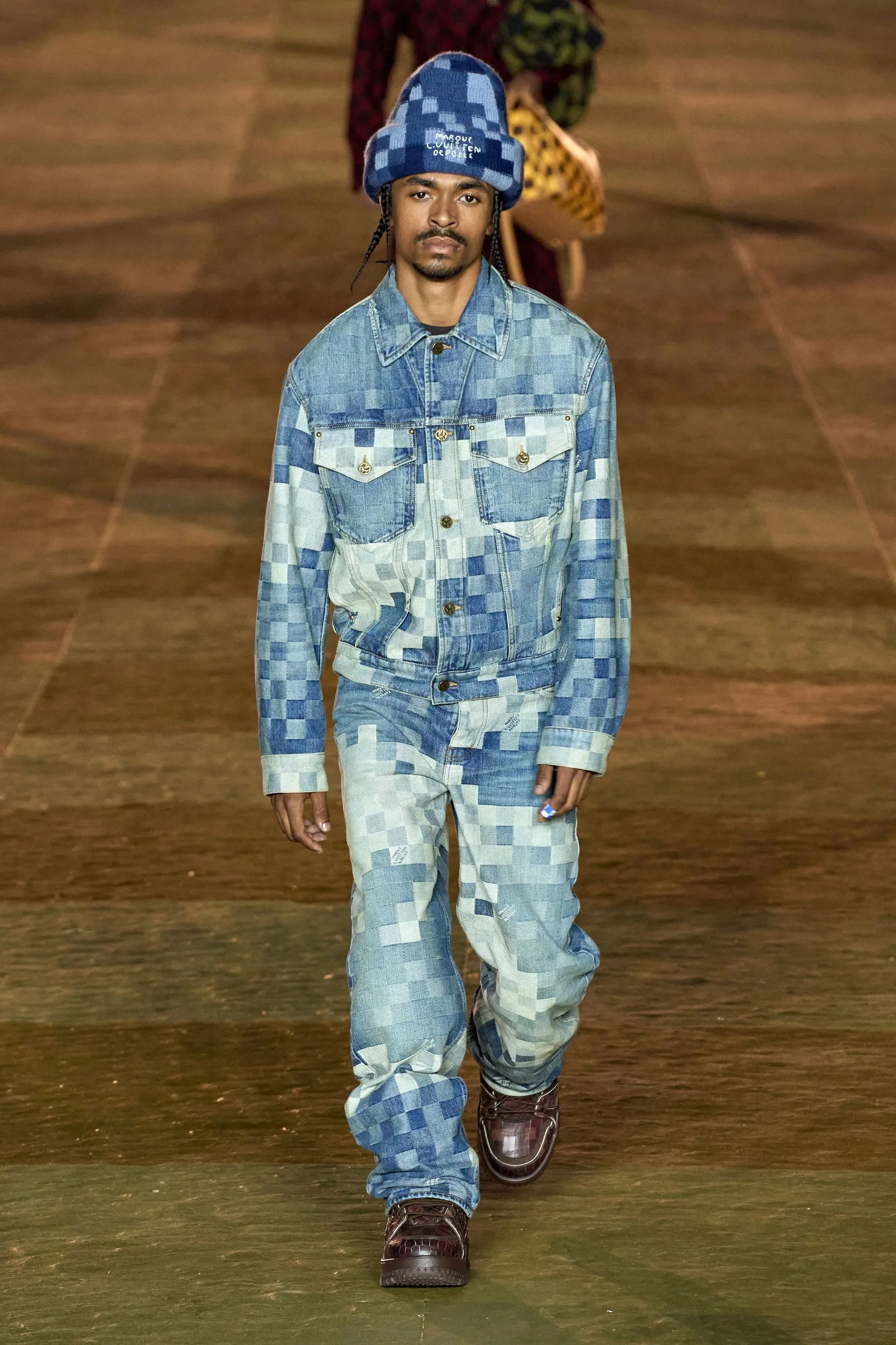 00024-louis-vuitton-spring-2024-menswear-credit-gorunway.jpg