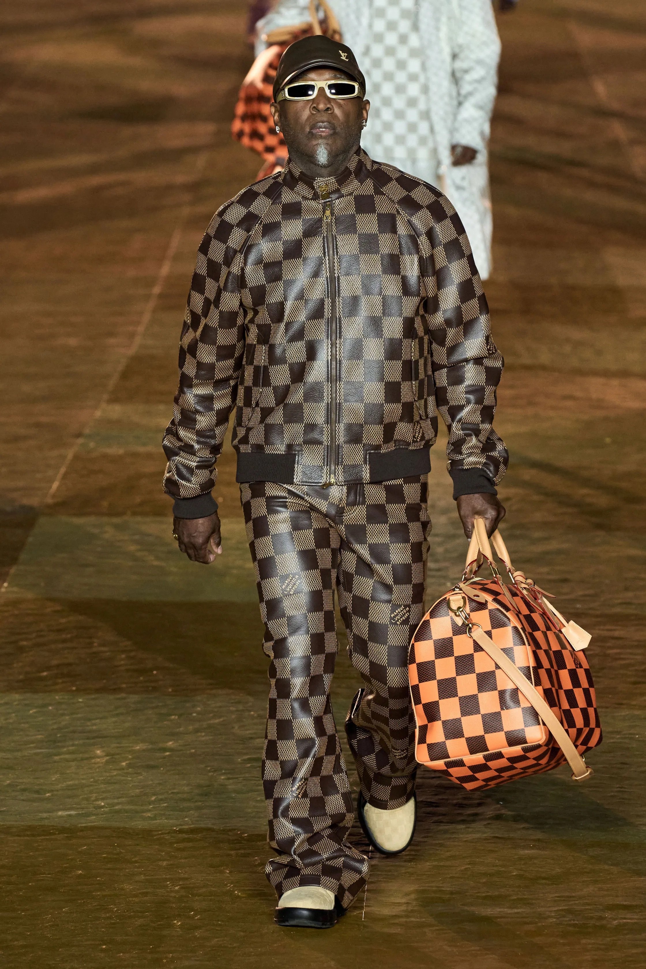 00037-louis-vuitton-spring-2024-menswear-credit-gorunway.jpg