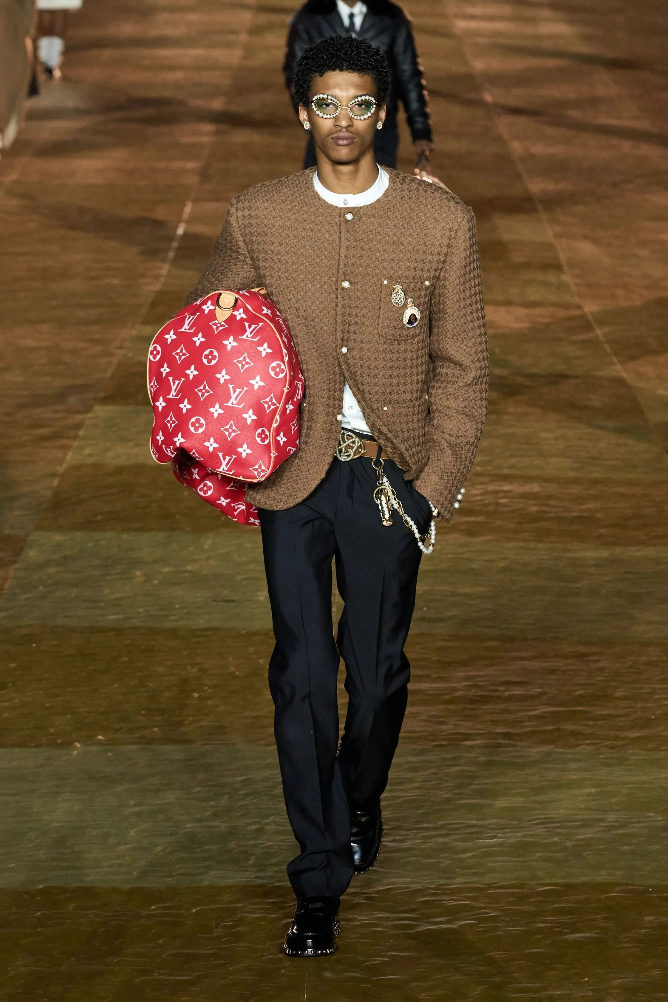 00063-louis-vuitton-spring-2024-menswear-credit-gorunway.jpg