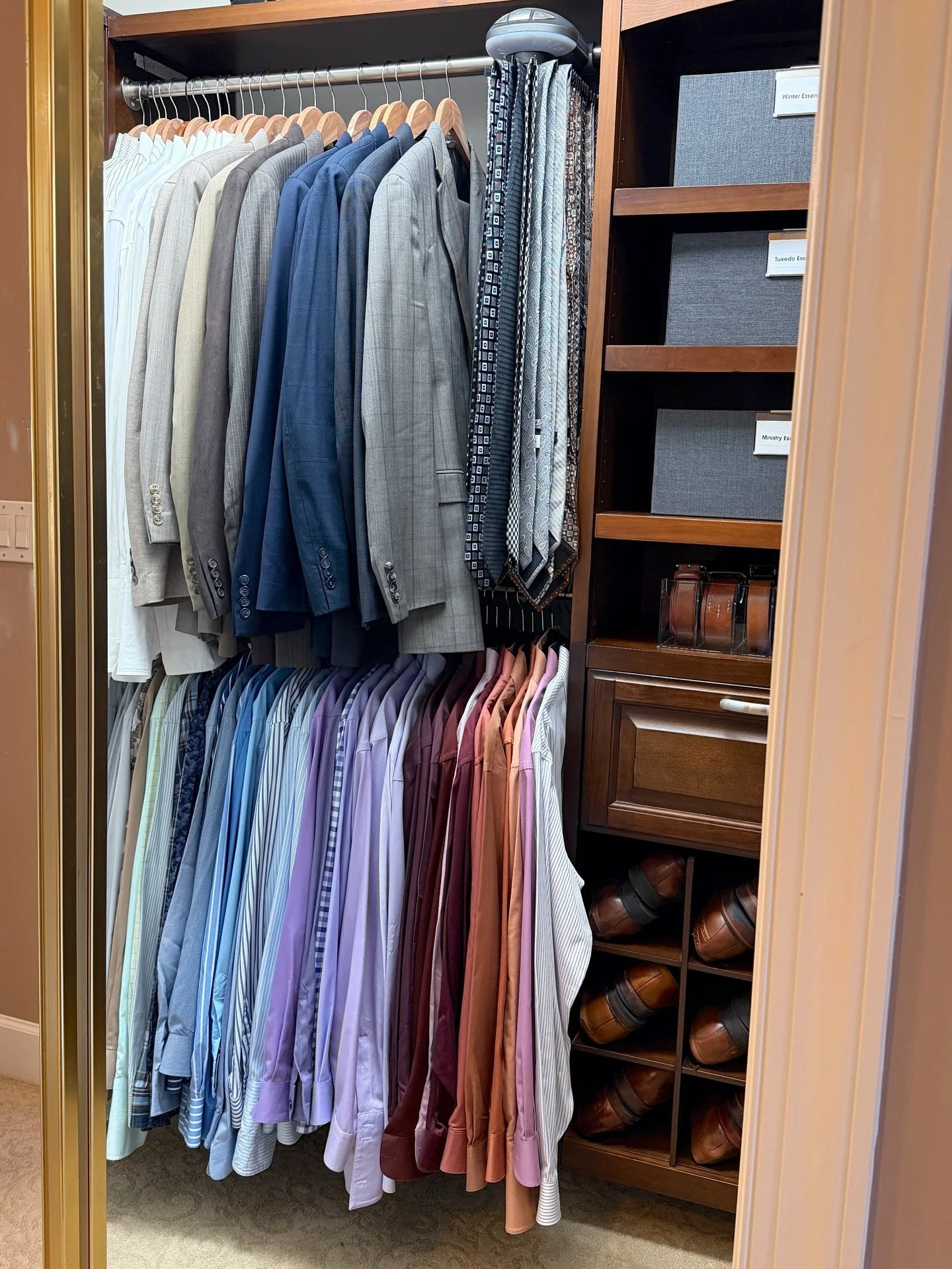 Swipe to see the before &amp; after ➡️

One of our favorite transformations everrr!
A little structure, the right systems, and intention can truly change everything.

If &ldquo;getting organized once and for all&rdquo; has been on your wish list, thi