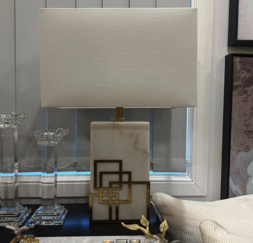 Hugo Table Lamp (white)