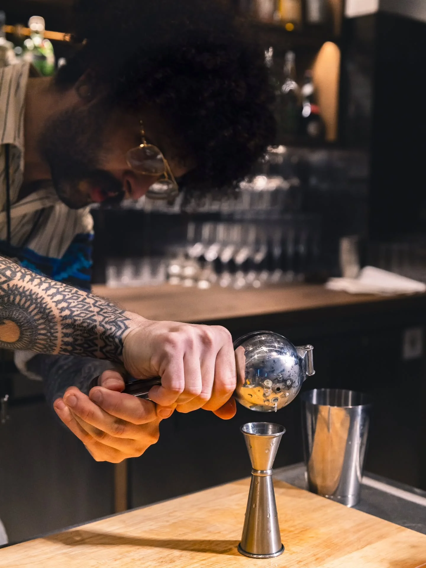 From the first squeeze to the final stir &mdash; it&rsquo;s all in the details.🍸

Join us at The Butcher Bar and taste craftsmanship done right.  Join us today!

Reservations available on OpenTable.
.
.
.
#thebutcherbar #craftcocktailbar #hawaiisbes
