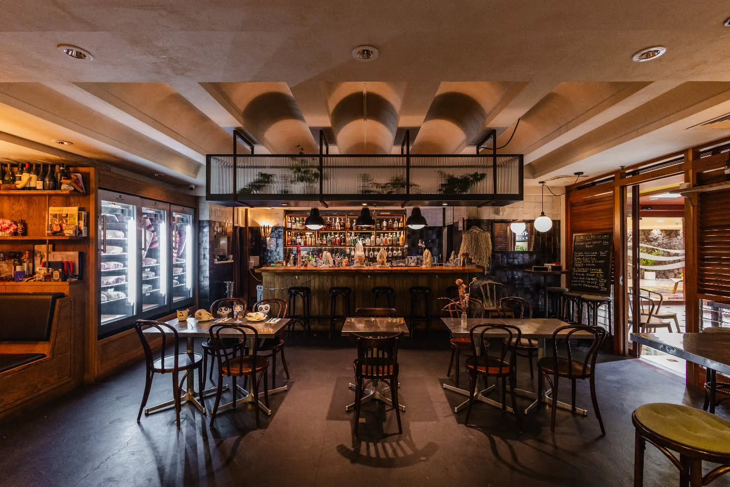 Settle in at The Butcher Bar and enjoy an atmosphere made for great nights. ✨️

Reserve your table today on OpenTable.

#thebutcherbar #waikikidining #waikikibars #hawaiisbestbars #zetton