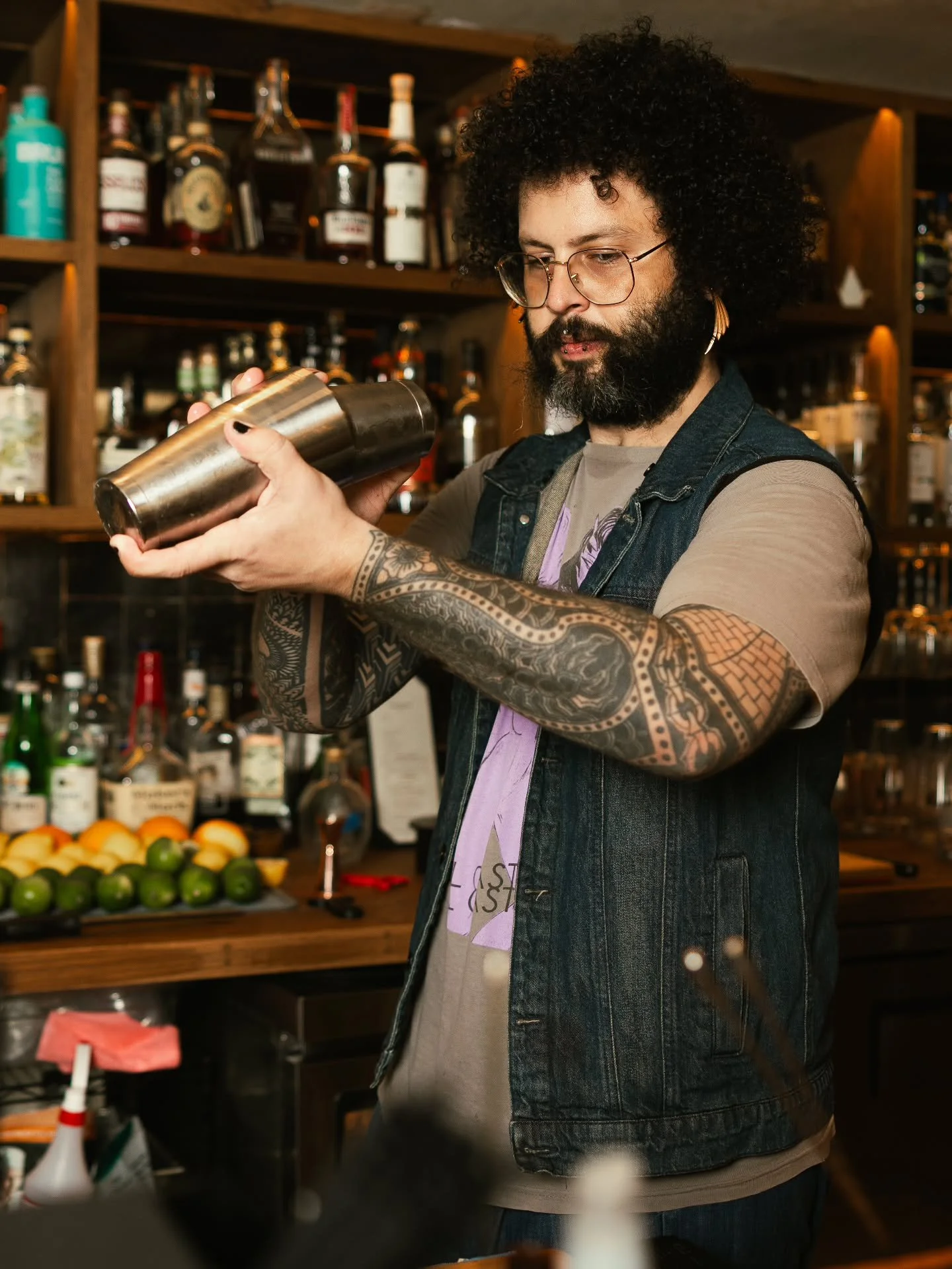 Unique original cocktails, drink specials, and a bar that always delivers.  Pull up, grab a seat, and let them us care of the rest. 

#thebutcherbar #waikikibars #hawaiibars #hawaiisbestbars #zetton