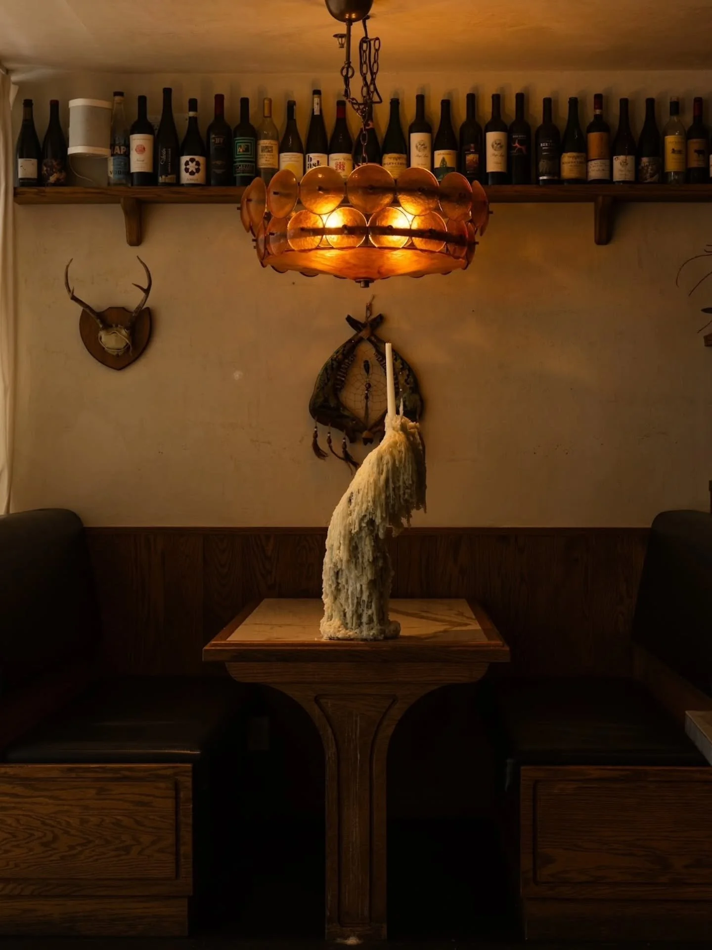 Vintage details and plenty of character set the mood here at The Butcher Bar.  An intimate Waikiki hideaway for great food, specialty craft cocktails and memorable evenings.

Located right across from the Hyatt Centric Hotel, where we offer 4 hour fr