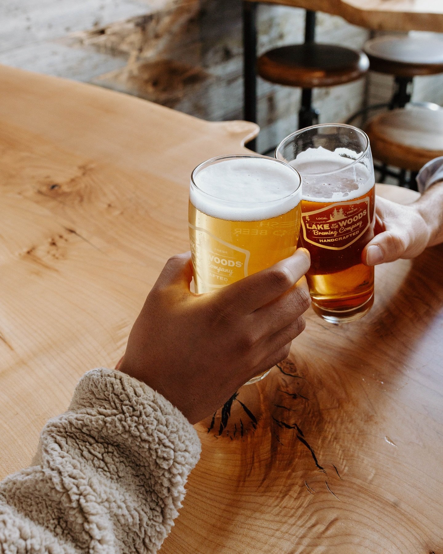Photoshoots, new branding &amp; website coming soon, wedding social planning&hellip;.lots going on over here but having the best time doing it all. 🫶🏼

New work for @lowbrewcomb / @hargravestmarket ‼️🍺📷