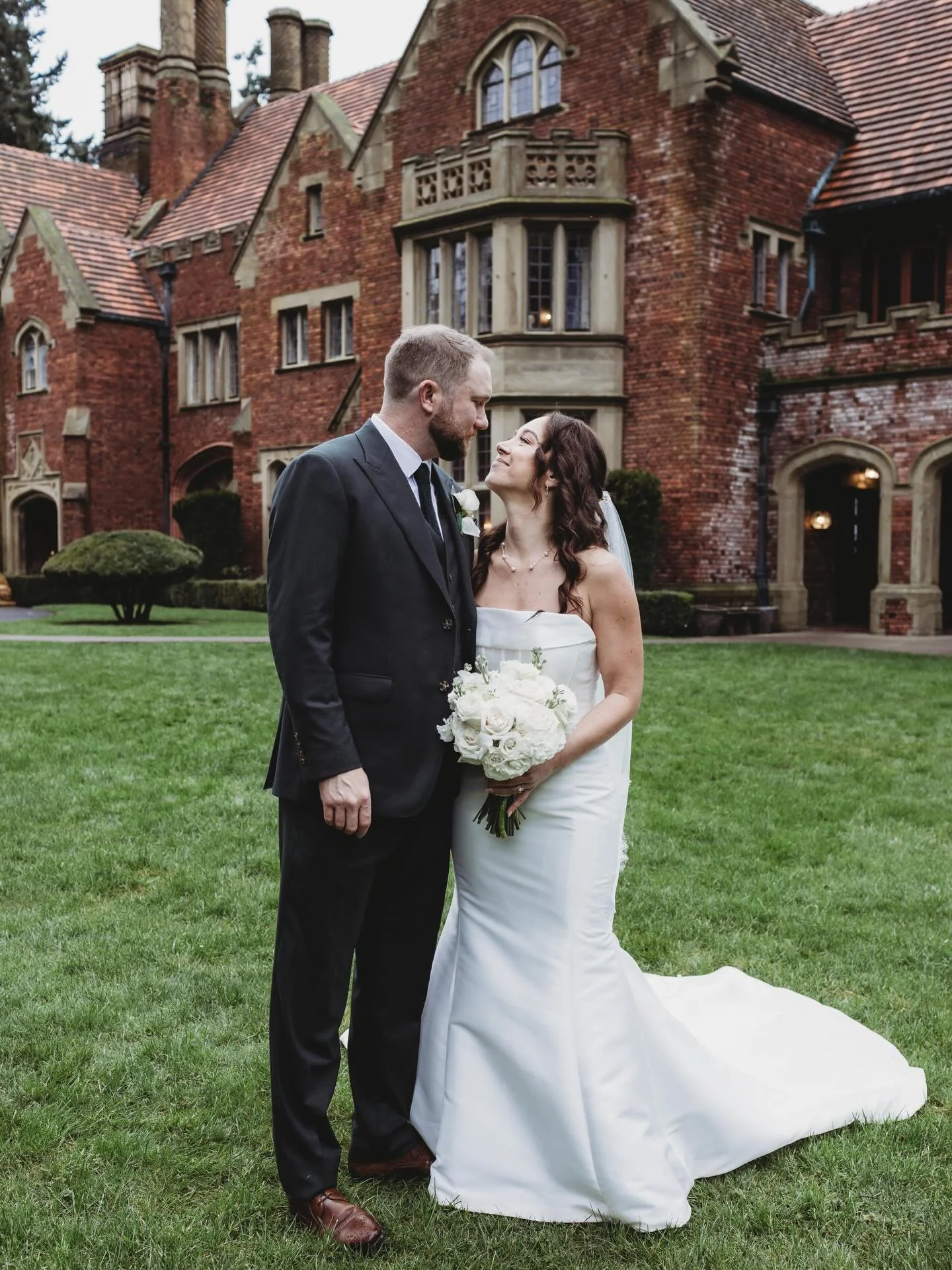 A magical winter wedding at Thornewood Castle. Honored to create florals for Tori + Joshua&rsquo;s beautiful day ✨