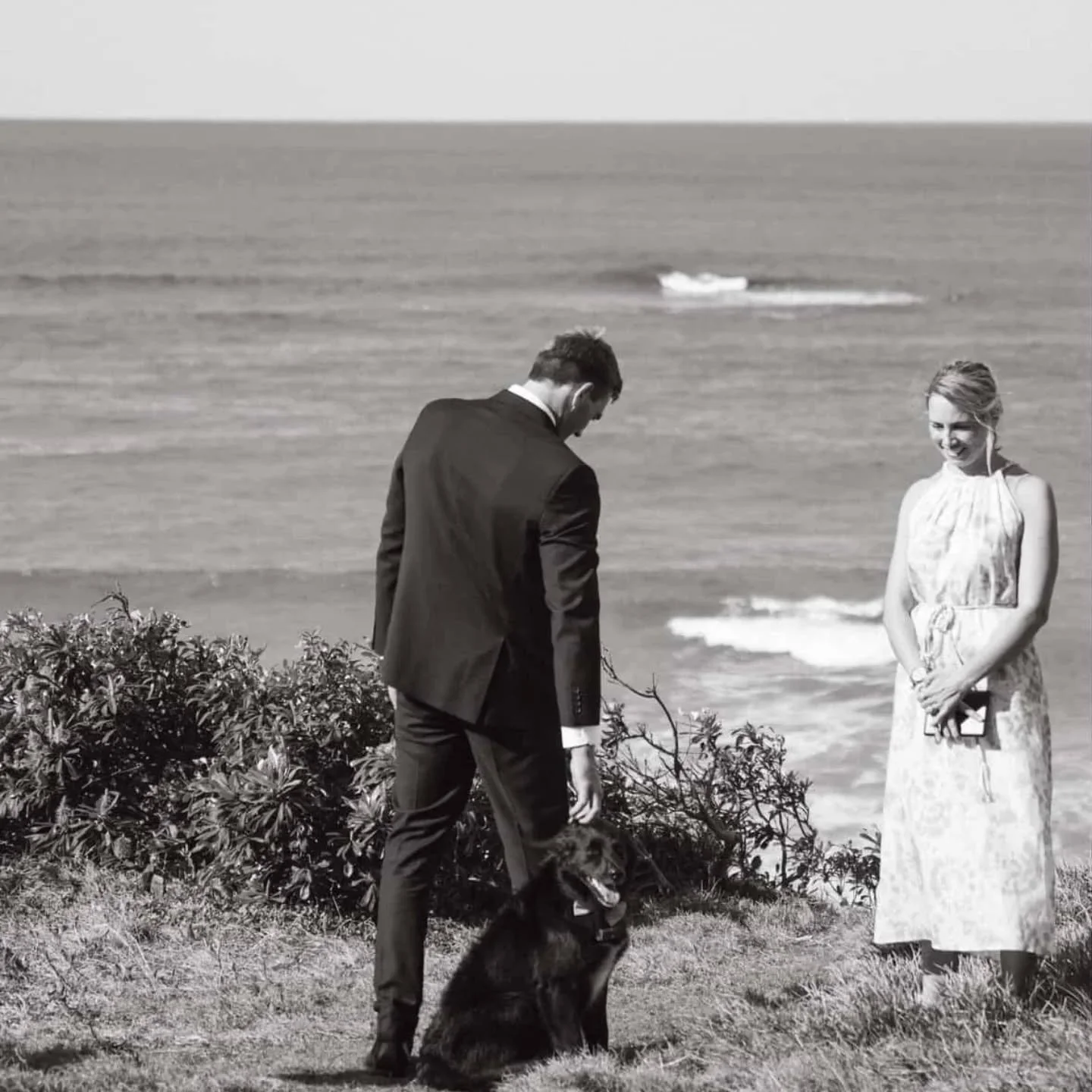 🖤A man and his best mate. 
🤍Waiting for the Bride to walk towards them. 
🖤Keeping each other calm. 

D&amp;T

Photographer ~ @bygemma.photography