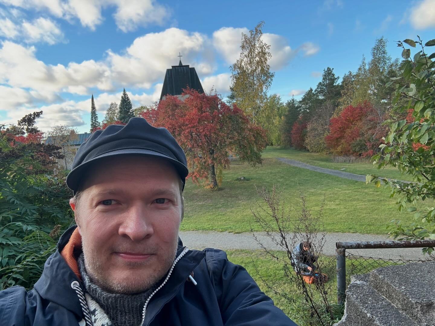 Oltiin ottamassa @nikojouhkimainen kanssa kuvia lokakuisessa Joensuussa. On kyll&auml; siisti&auml;, kun saa teh&auml; yhteisty&ouml;t&auml; noin taitavan tyypin kanssa. 🙏🏼 levyprojekti etenee silleen, ett&auml; loppuvuodesta laitan mesenaattikampa