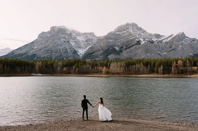 Come to elope in the fall and you’ll have the place all to yourselves.
The mountains are always such a beautiful backdrop for any intimate wedding, but it’s no longer a secret, the secret these days is coming at the right time, with the