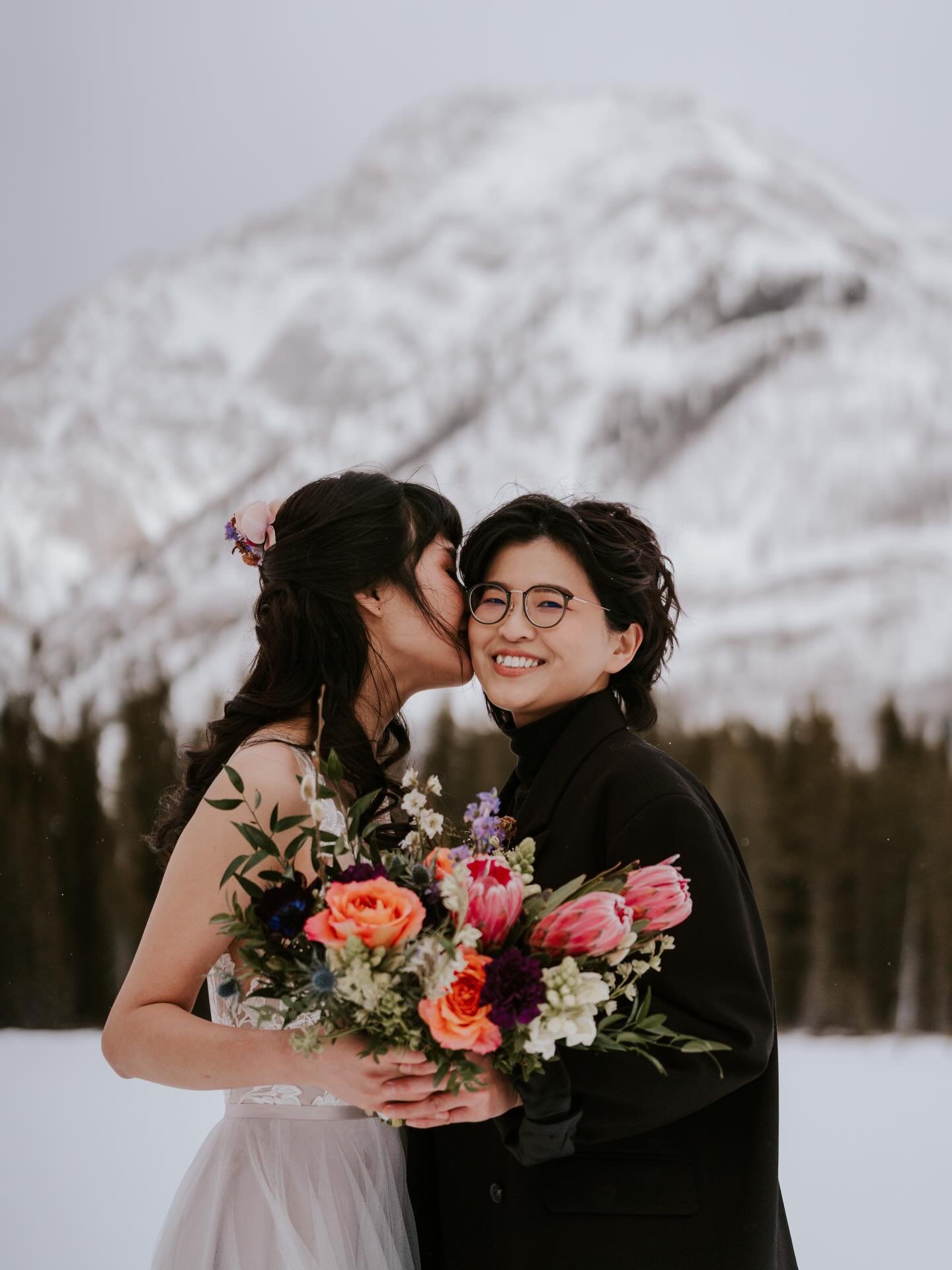 Some people may be afraid of what the temperature might be like around here in winter so there are of course fewer weddings and elopements at this time of year.

However, those who go for it, and make the brave decision that this is the place, the da