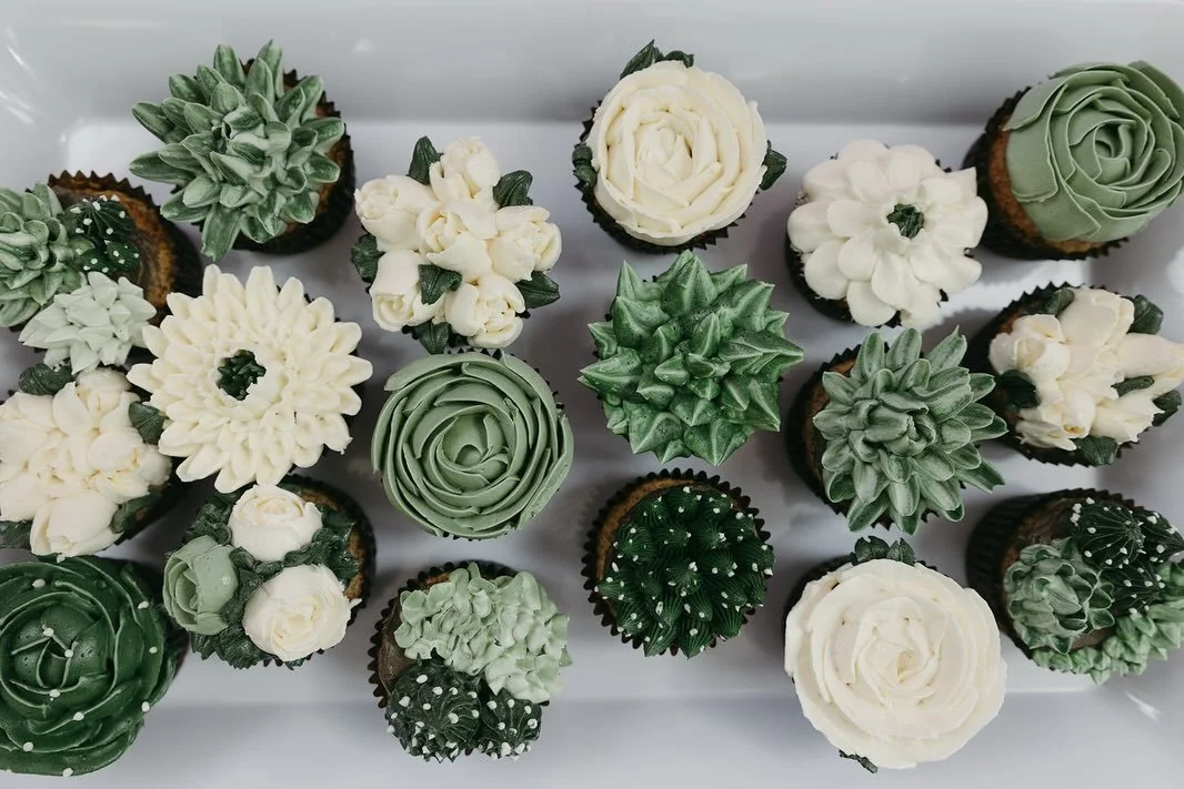 When @canelayyc knocked it out the park for G + C&rsquo;s wedding!

These carefully crafted works of art were perfect, with the couples passion for nature and the outdoors they not only tasted amazing but fitted in with the aesthetics of the day seam