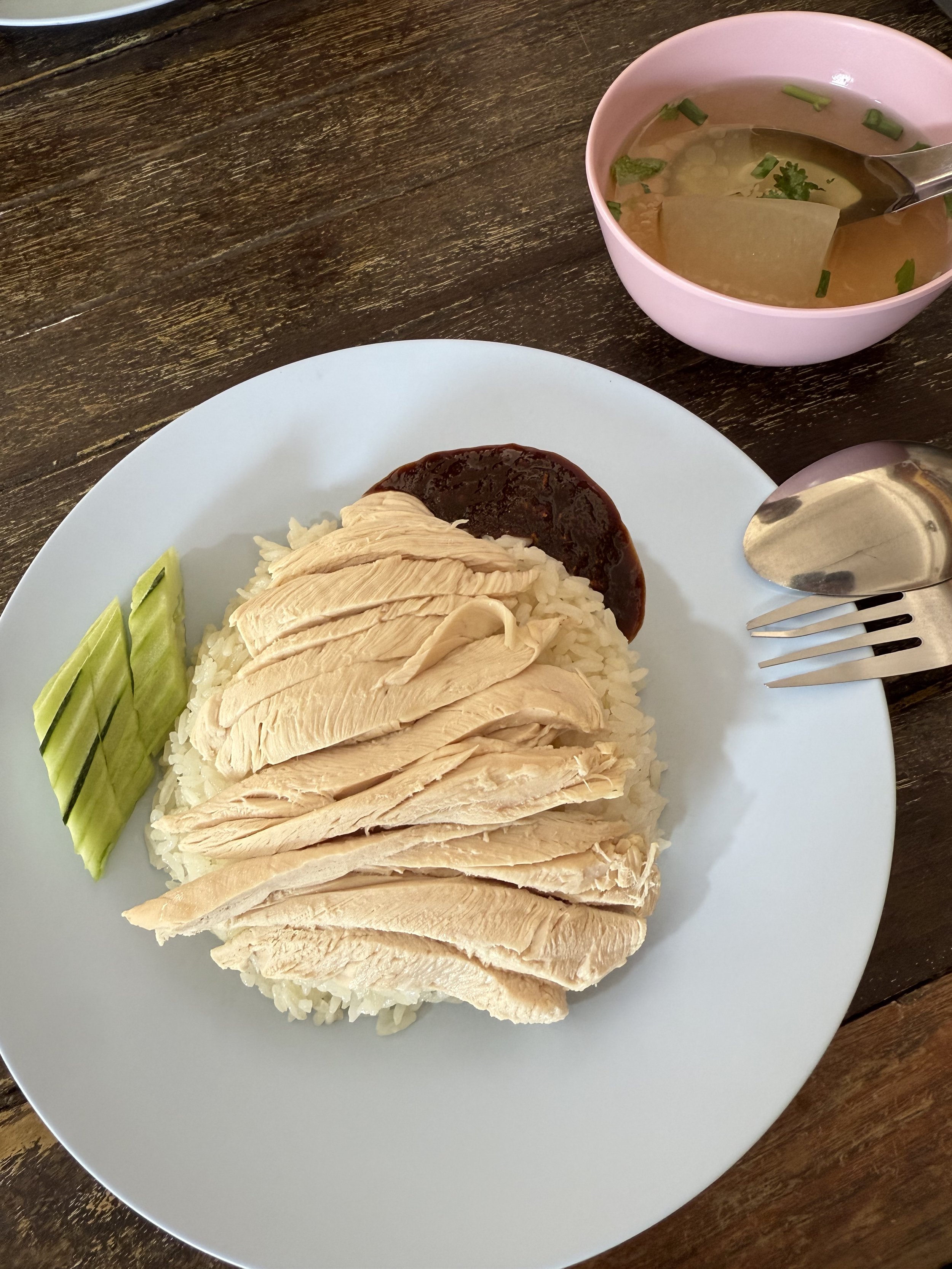 ร้านข้าวมันไก่ป้าระเบียบ ในไร่