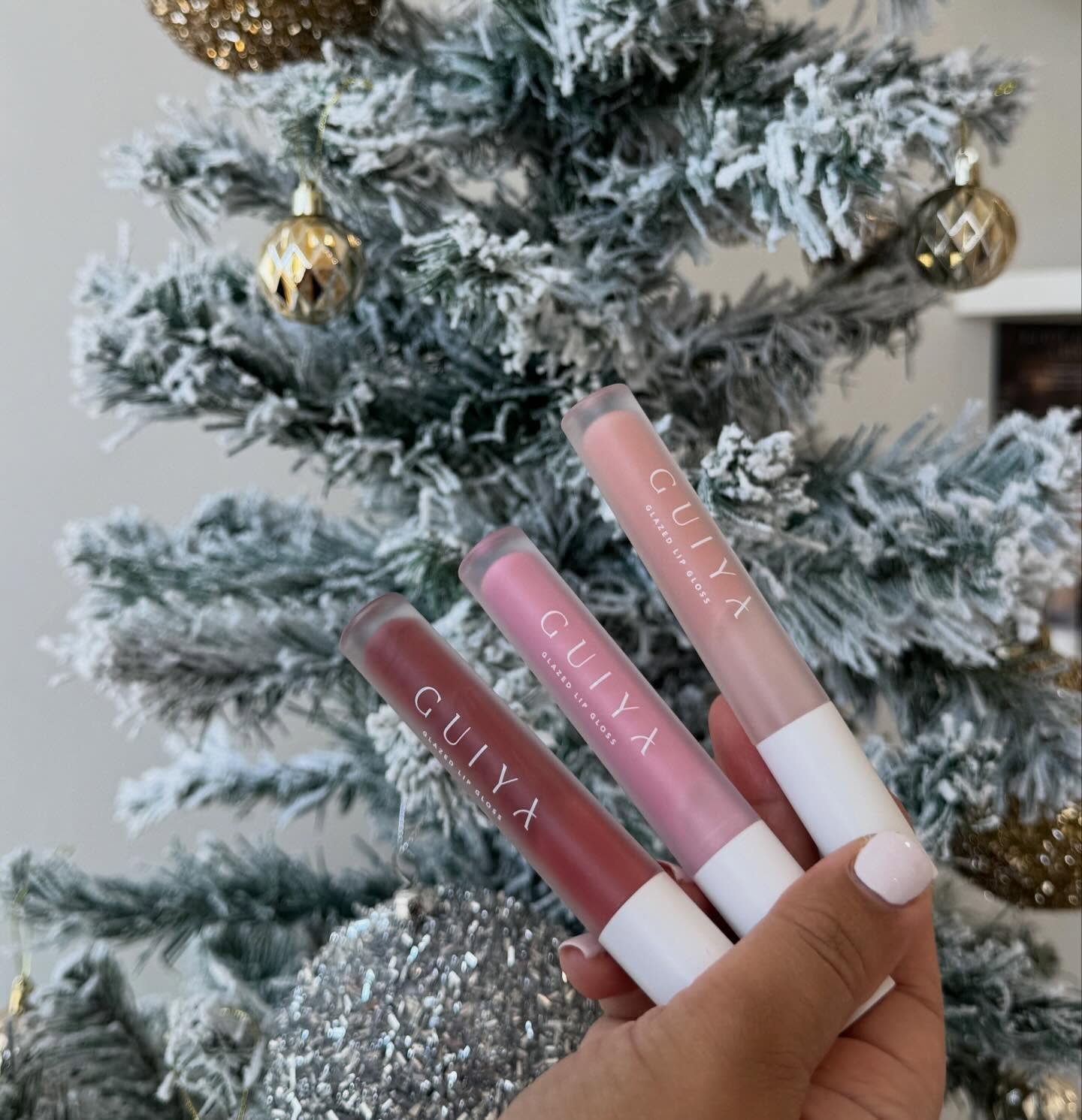 12 days until Christmas and the glow is calling 🎄✨

Our favourite festive gift is the Guiya Minerals lip gloss and blush duo, now available at Renew Skin Clinics
These beauties are packed with nourishing, skin loving ingredients designed to enhance 