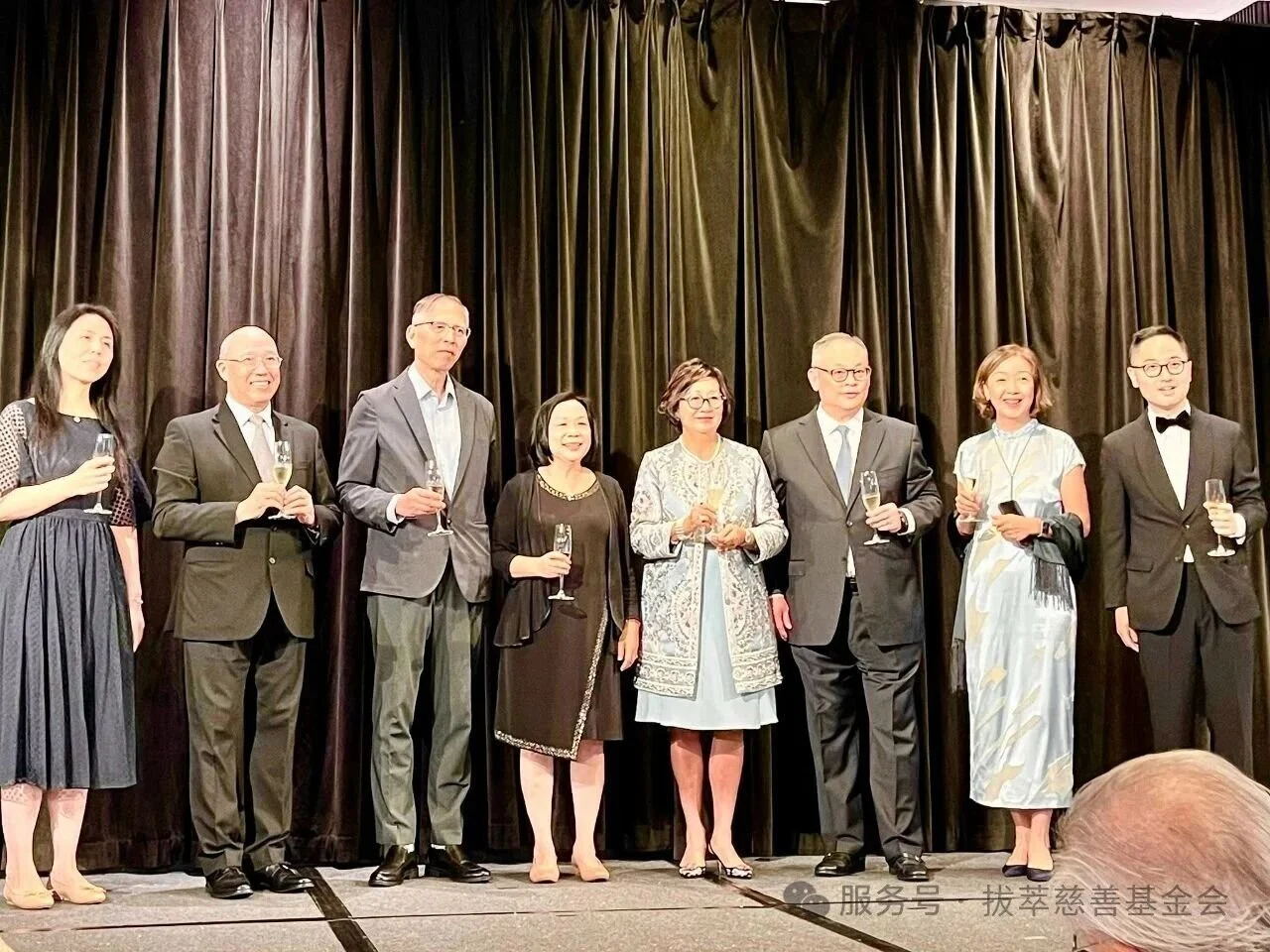 拔萃慈善基金会应邀出席VIVA中国慈善晚宴 捐赠善款助力儿童白血病防治