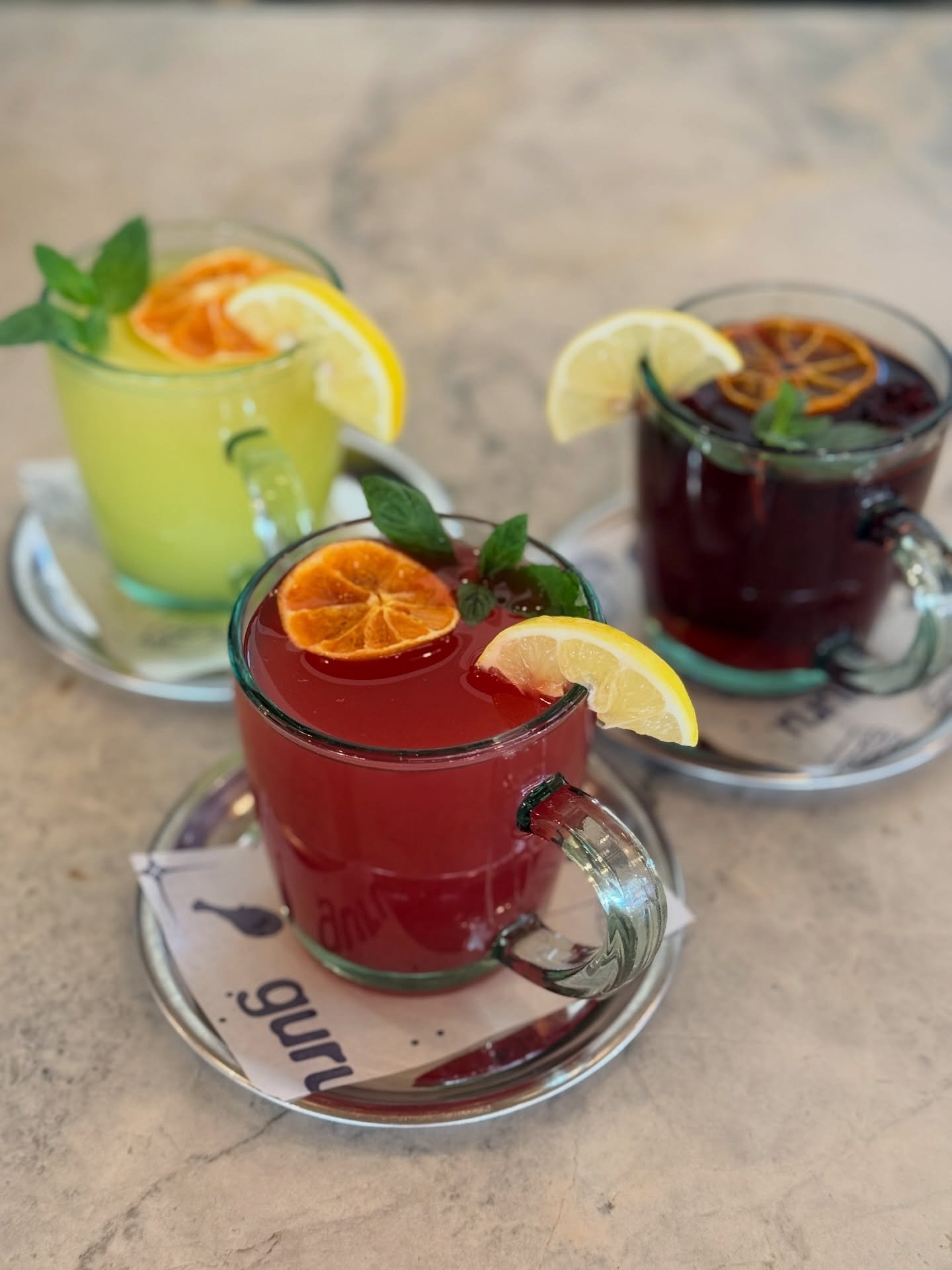 Kışa &ouml;zel hazırladığımız sıcak kokteyl men&uuml;m&uuml;z ile bu kış muhabbetler daha sıcak, 
Daha &ouml;nce buz gibi i&ccedil;imizi ferahlatan i&ccedil;eceklerimiz artık i&ccedil;imizi de ısıtıcak
Ev yapımı limonatamızı, taze demlediğimiz hibisc