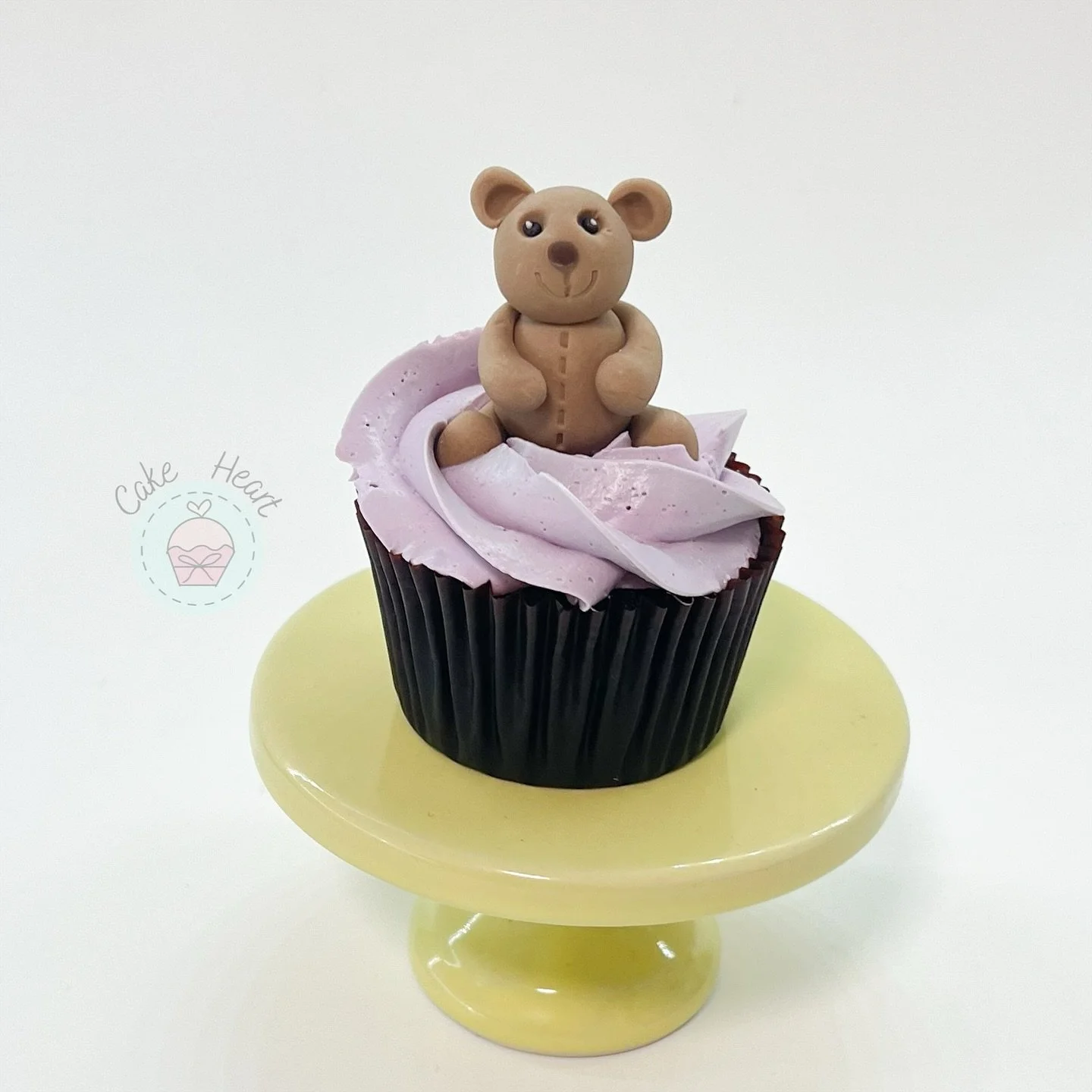 Who&rsquo;s excited to be apart of @cakeheartcakes class next Sunday&hellip; I know I&rsquo;m excited for you to experience how amazing Rachel is.

 100% Cupcake Retreats Hosted by @melooau #cupcakeretreats #floralcupcakes #taketimeforyou #fondanttop