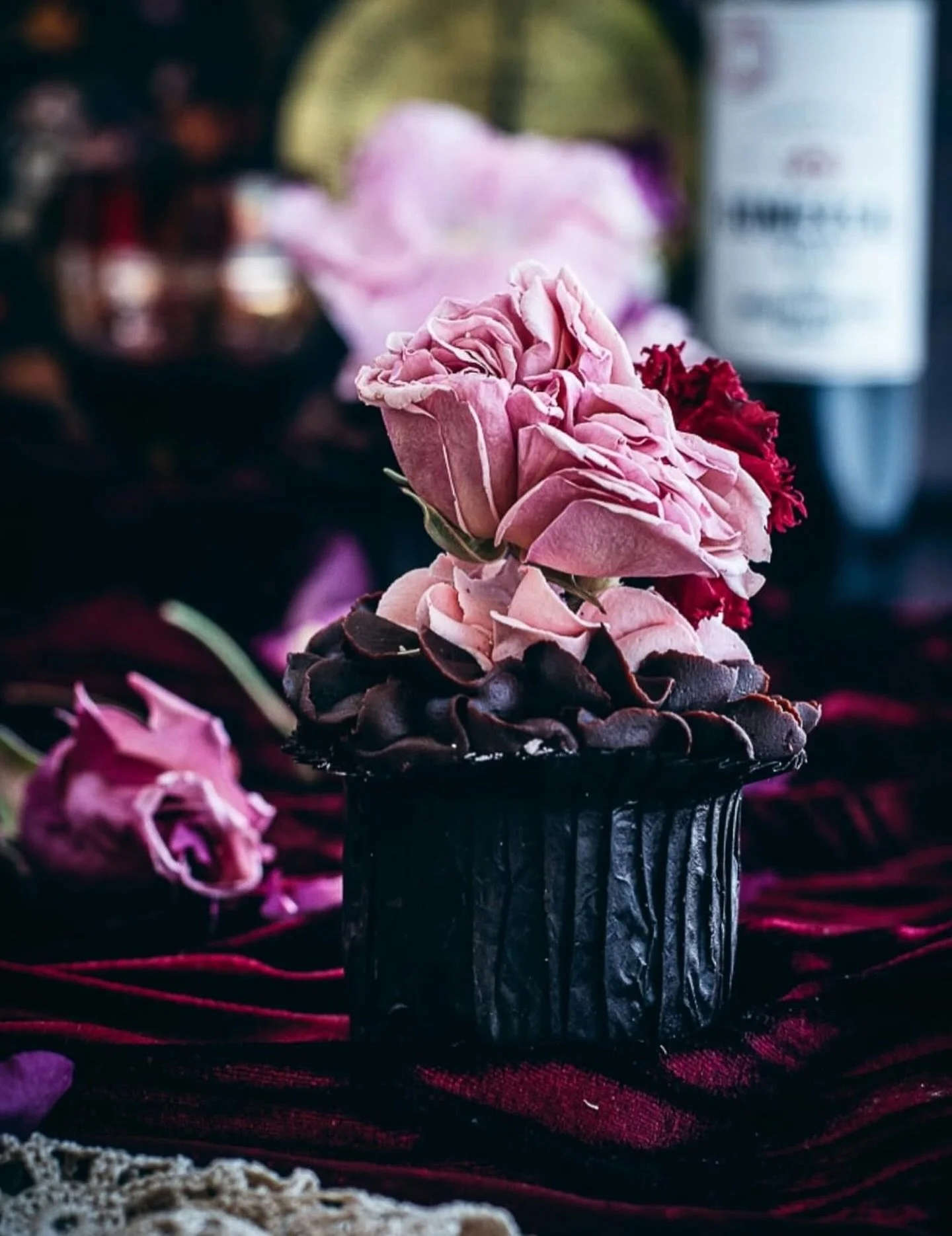 If you could choose 1 thing to ask or learn at the Retreat what would it be?
Gorgeous cupcake and image by @mamabears_kitchen 
 100% Cupcake Retreats Hosted by @melooau #cupcakeretreats #floralcupcakes #taketimeforyou #fondanttoppers #buttercreamflor