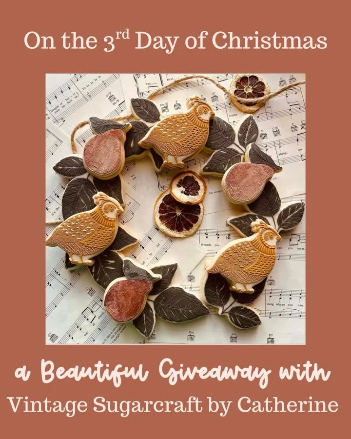 On the 3rd Day of Cookie &amp; Cupcake Retreats Christmas, a Beautiful GiveAway from Vintage Sugarcraft by Catherine. With 3 Chances to enter.
💗Follow&nbsp;@braverybox, @cookieretreats and @cupcakeretreats @vintagesugarcraftbycatherine - Must comple
